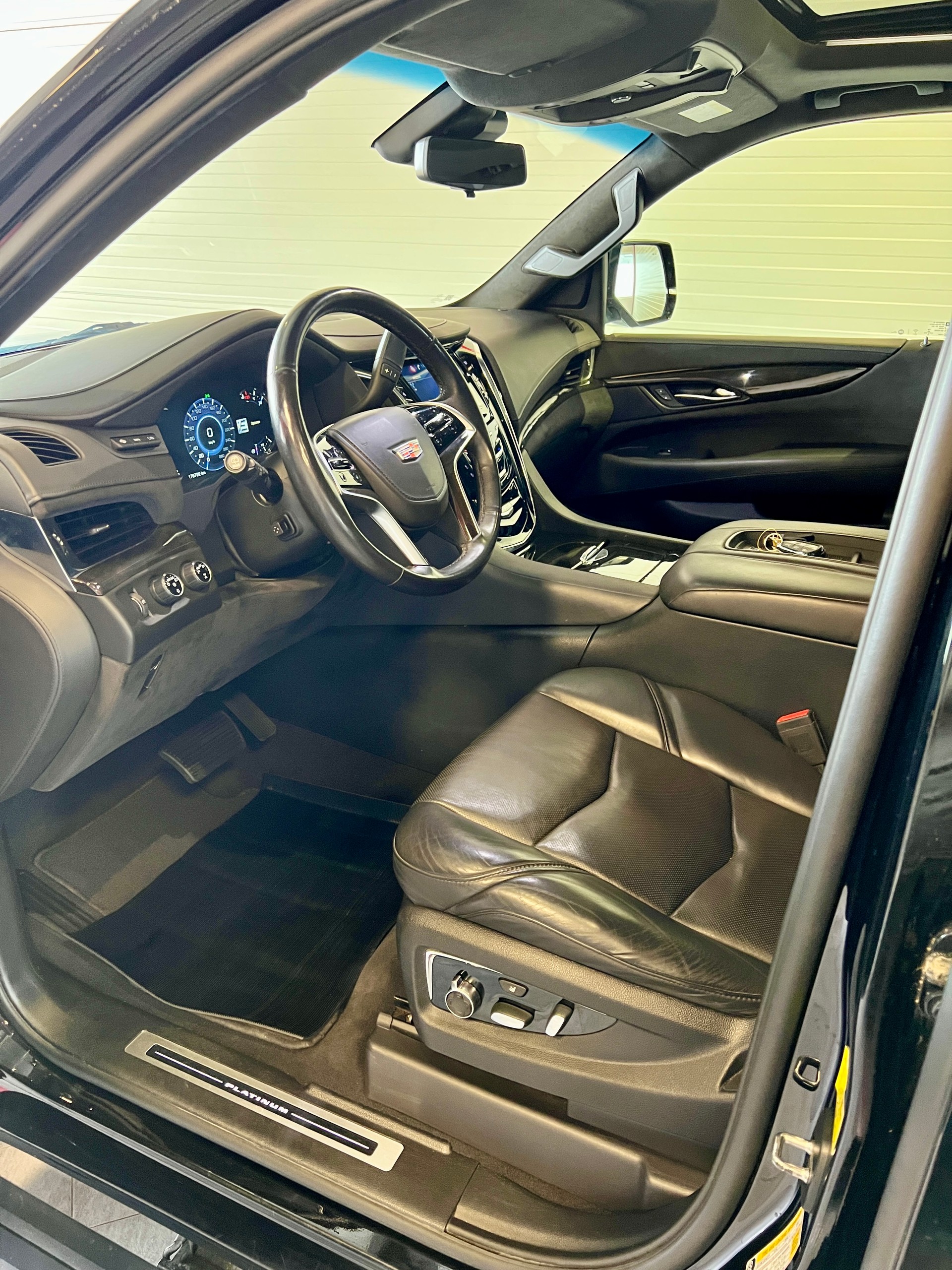 CADILLAC Escalade 6.2 ESV Platinum Automatic-image-8