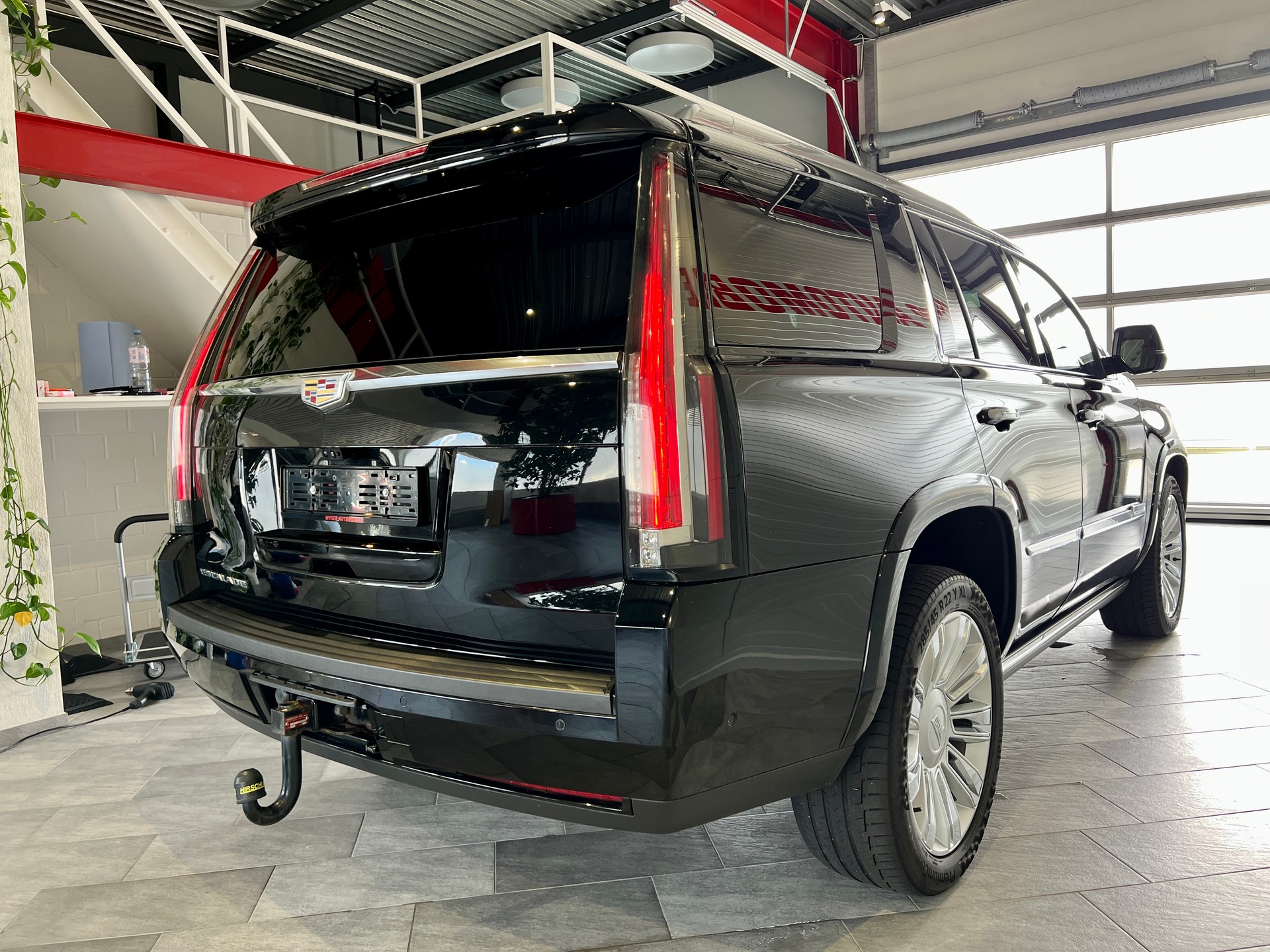 CADILLAC Escalade 6.2 ESV Platinum Automatic-image-3