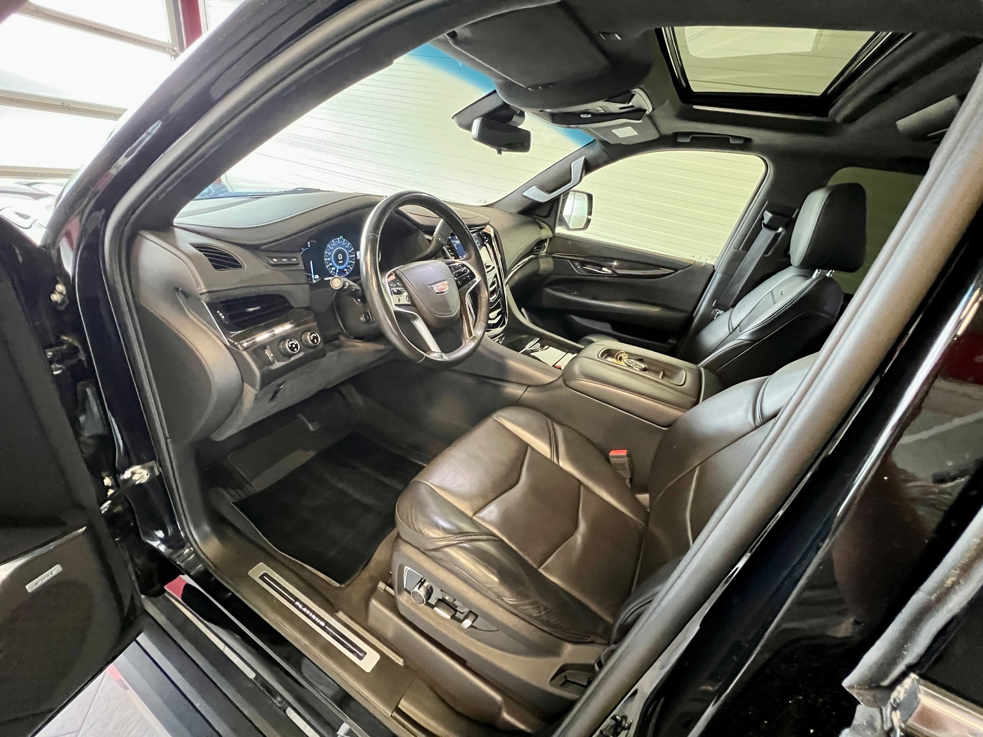 CADILLAC Escalade 6.2 ESV Platinum Automatic-image-9