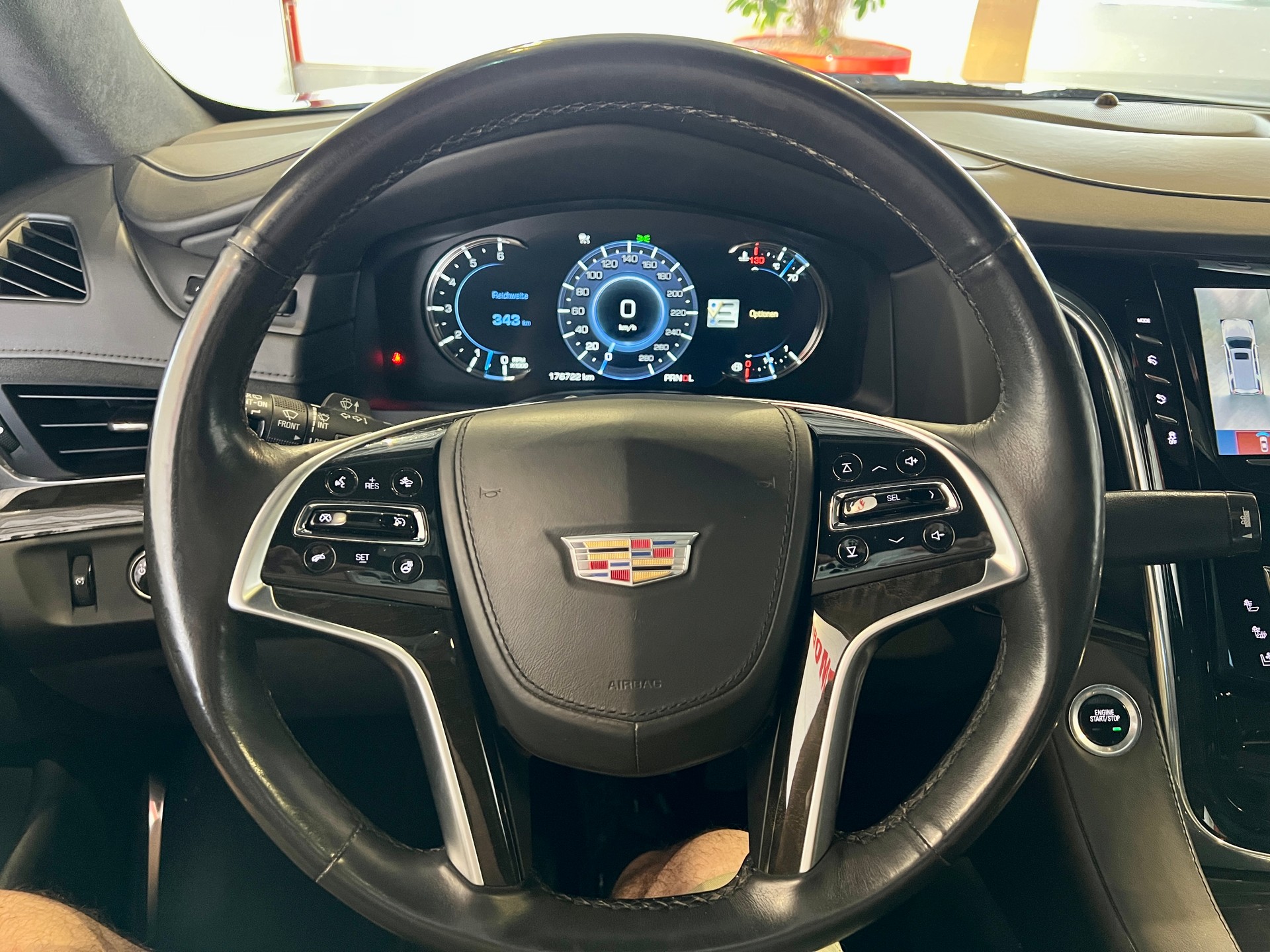 CADILLAC Escalade 6.2 ESV Platinum Automatic-image-25