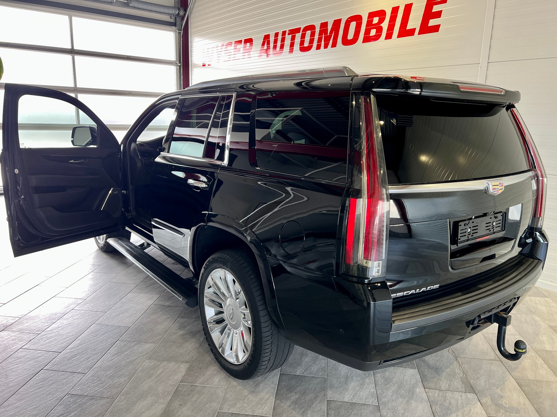 CADILLAC Escalade 6.2 ESV Platinum Automatic-image-6