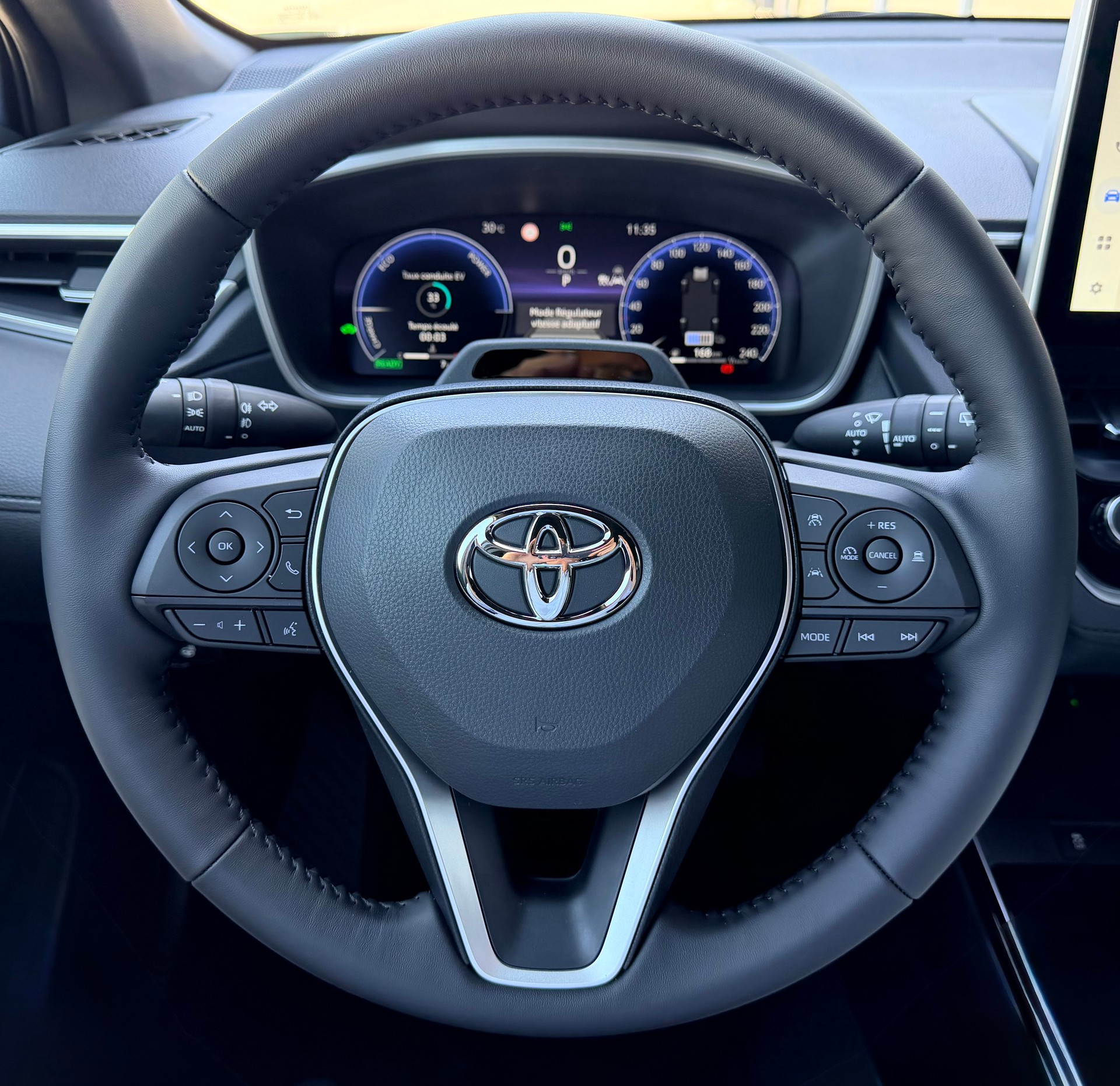 TOYOTA Corolla Cross 2.0 Trend e-CVT AWD-image-18
