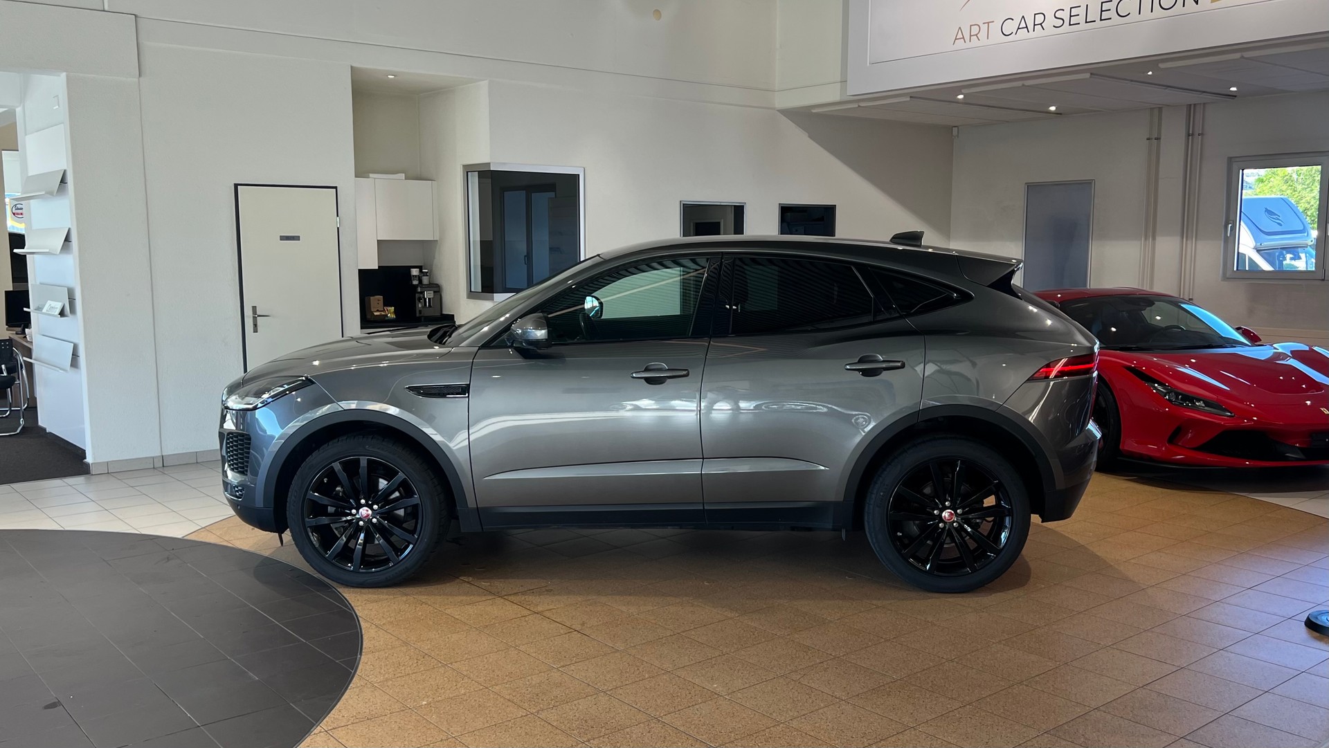JAGUAR E-Pace 2.0d D150 S AWD Automatik *Schweizer Fahrzeug*-image-1