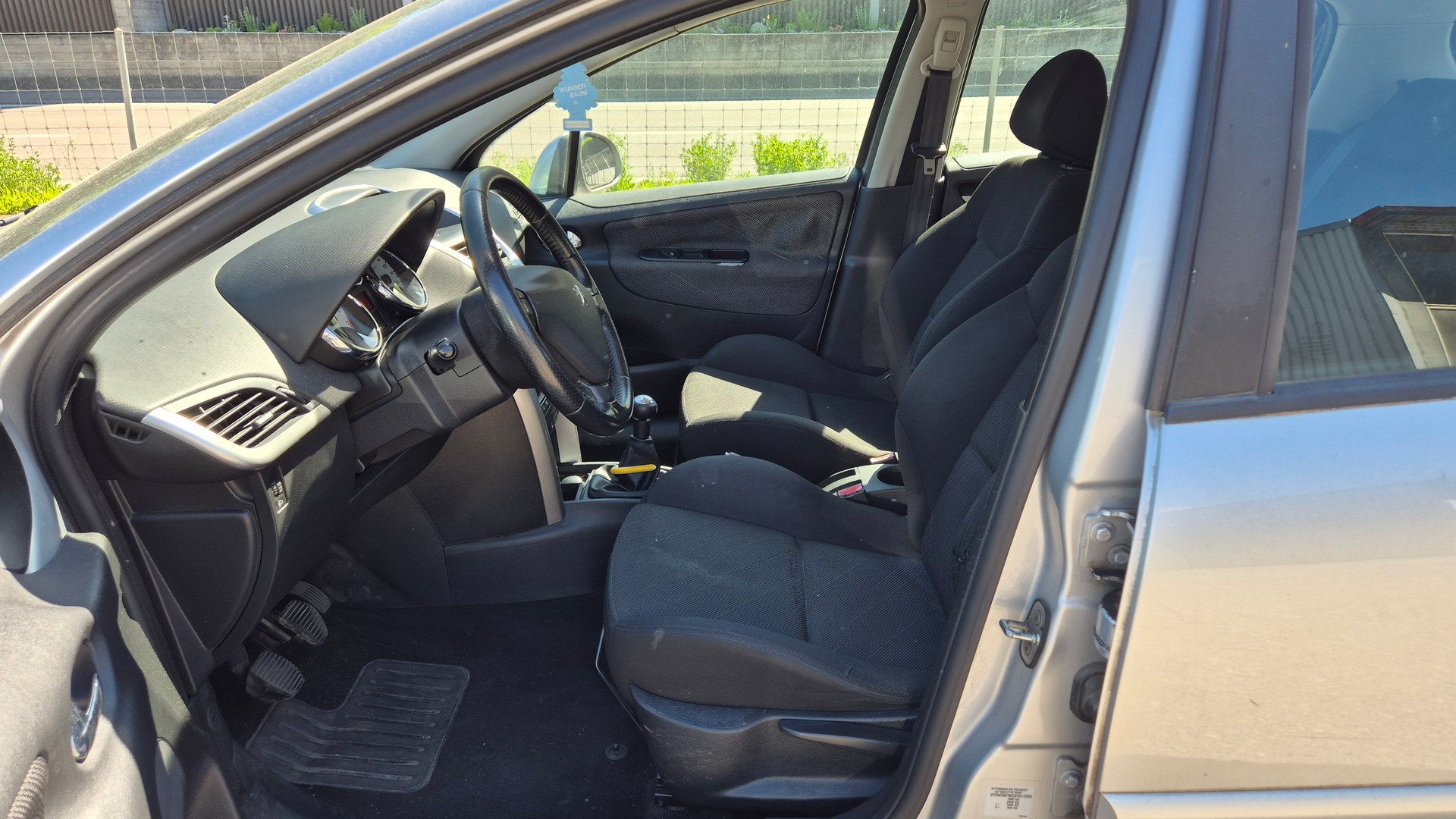 PEUGEOT 207 1.6 16V Black&Silver-image-7