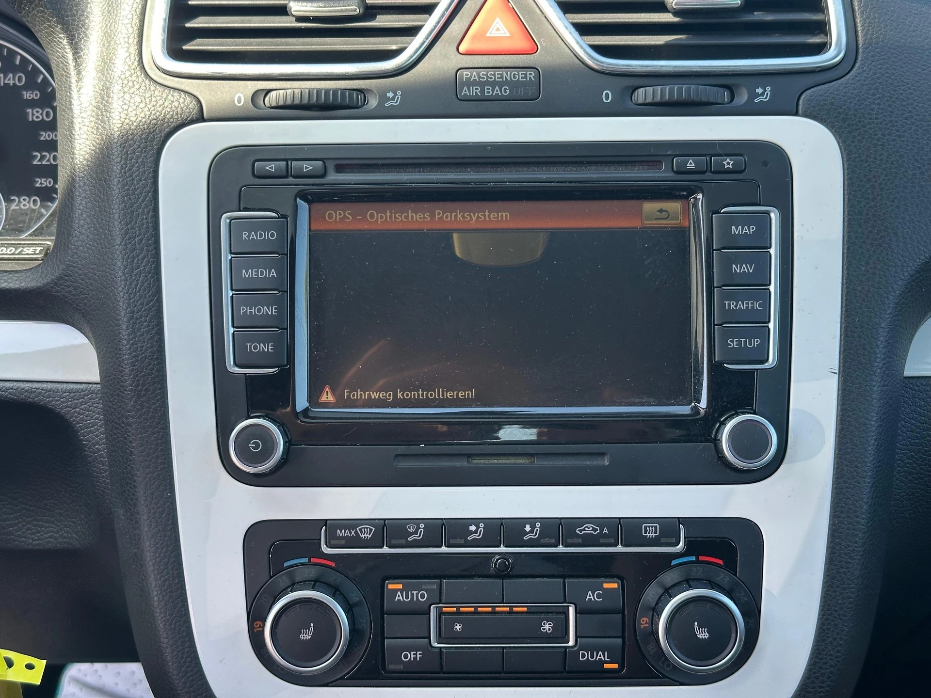 VW Eos 1.4 TSI White Night-image-8