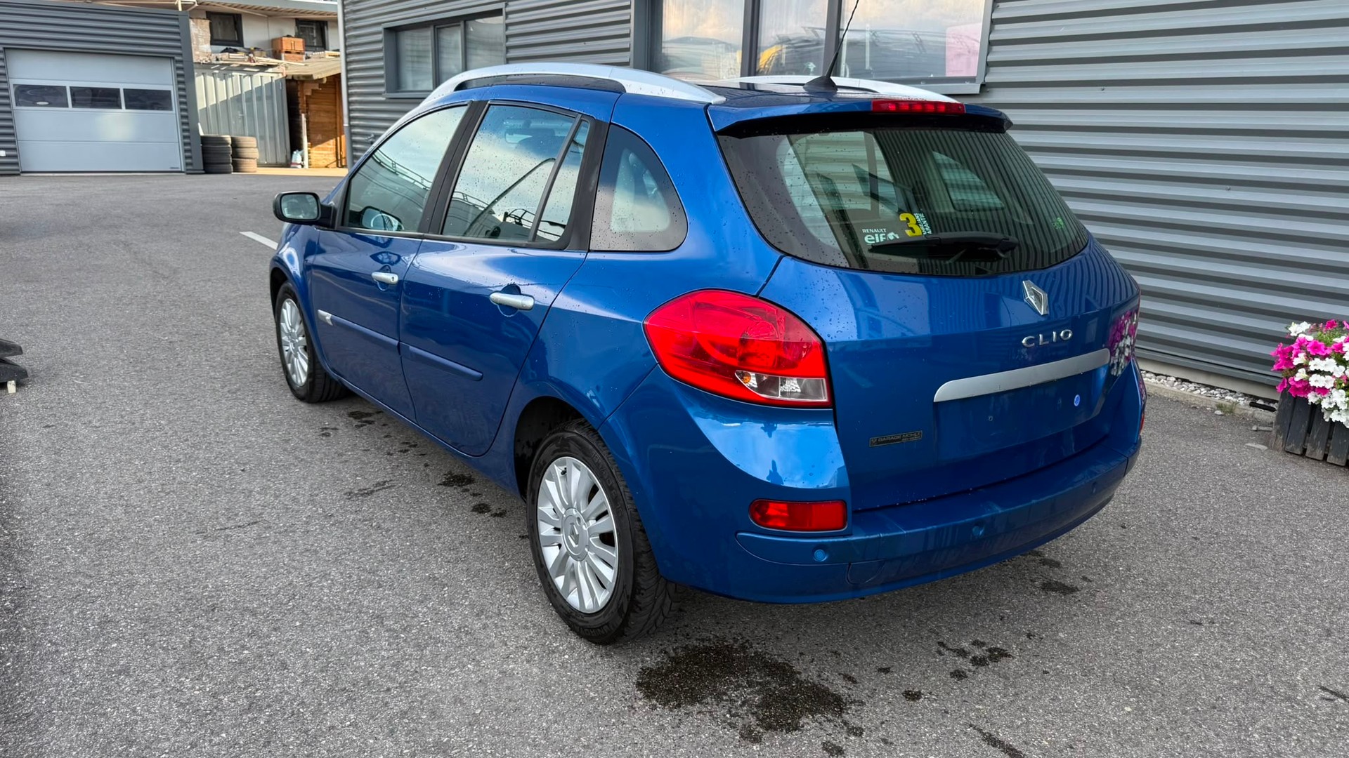 RENAULT Clio Grandtour 1.2 16V Turbo Dynamique-image-3