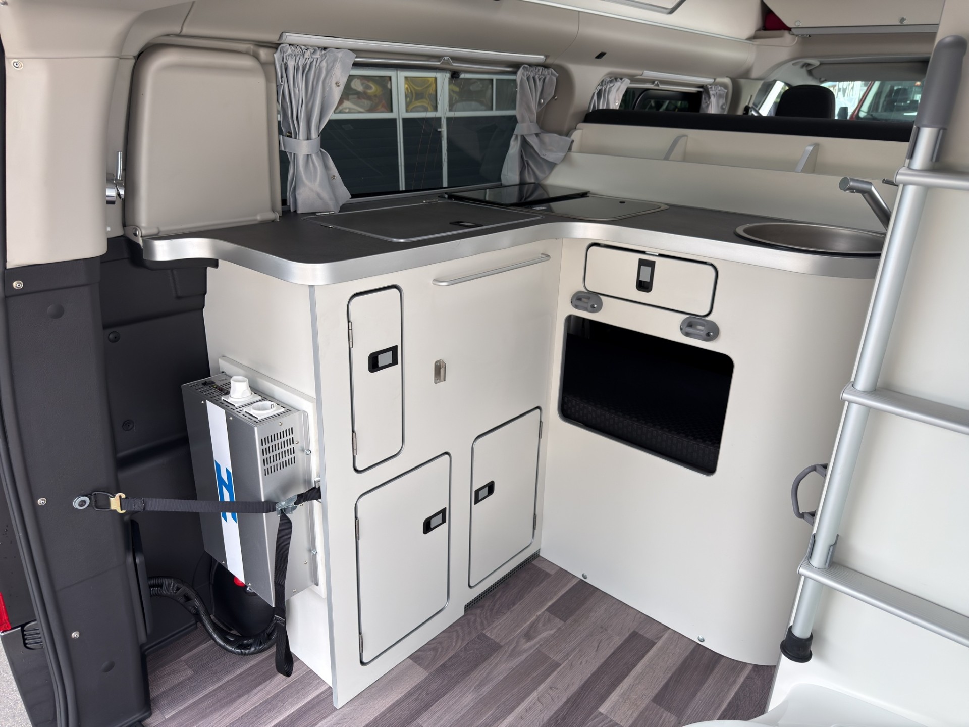 FORD Transit C Nugget 340 L2 2.0 TDCi 185 Plus-image-13