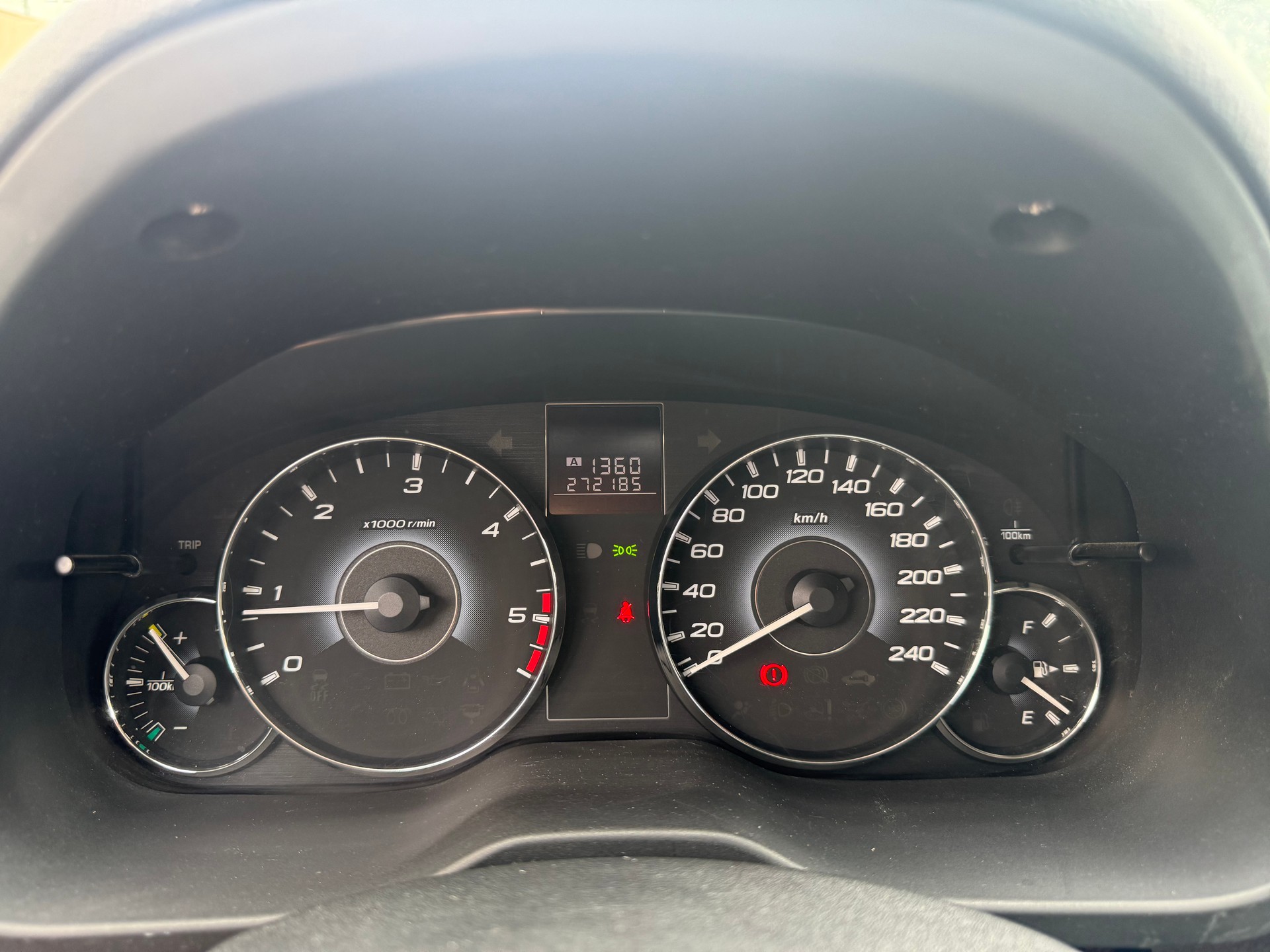 SUBARU Legacy 2.0D Swiss Special AWD-image-11