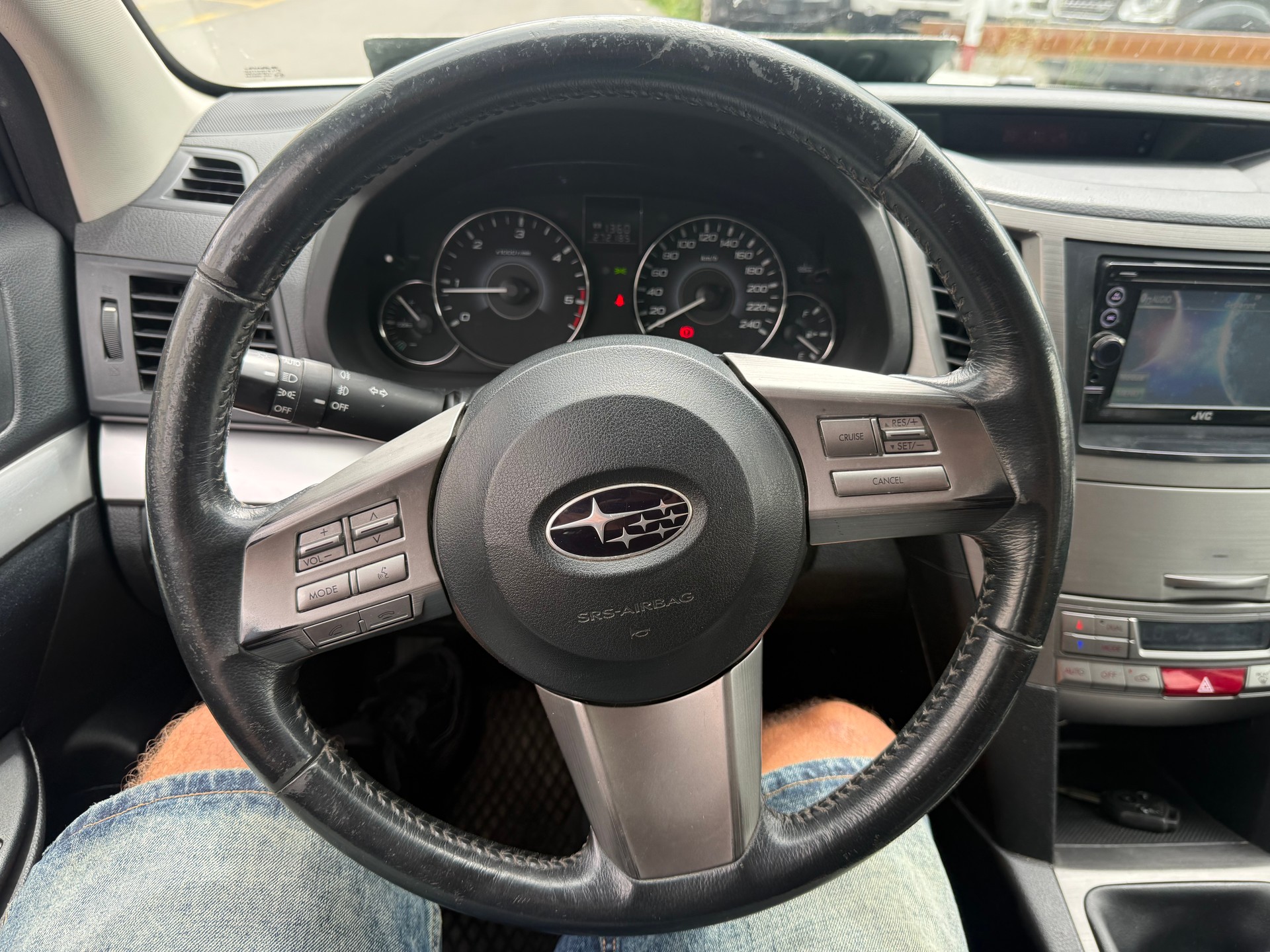 SUBARU Legacy 2.0D Swiss Special AWD-image-9