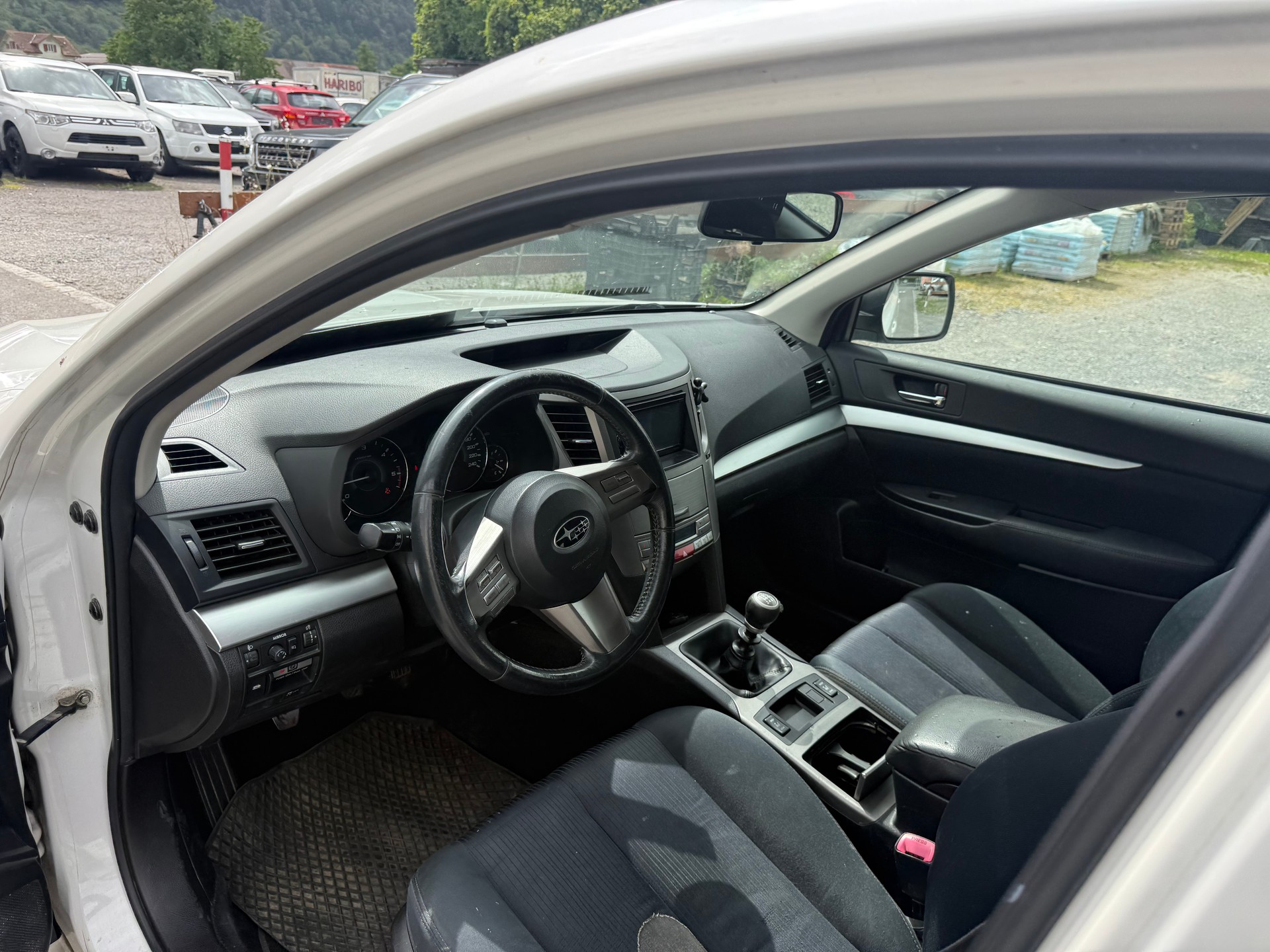 SUBARU Legacy 2.0D Swiss Special AWD-image-8
