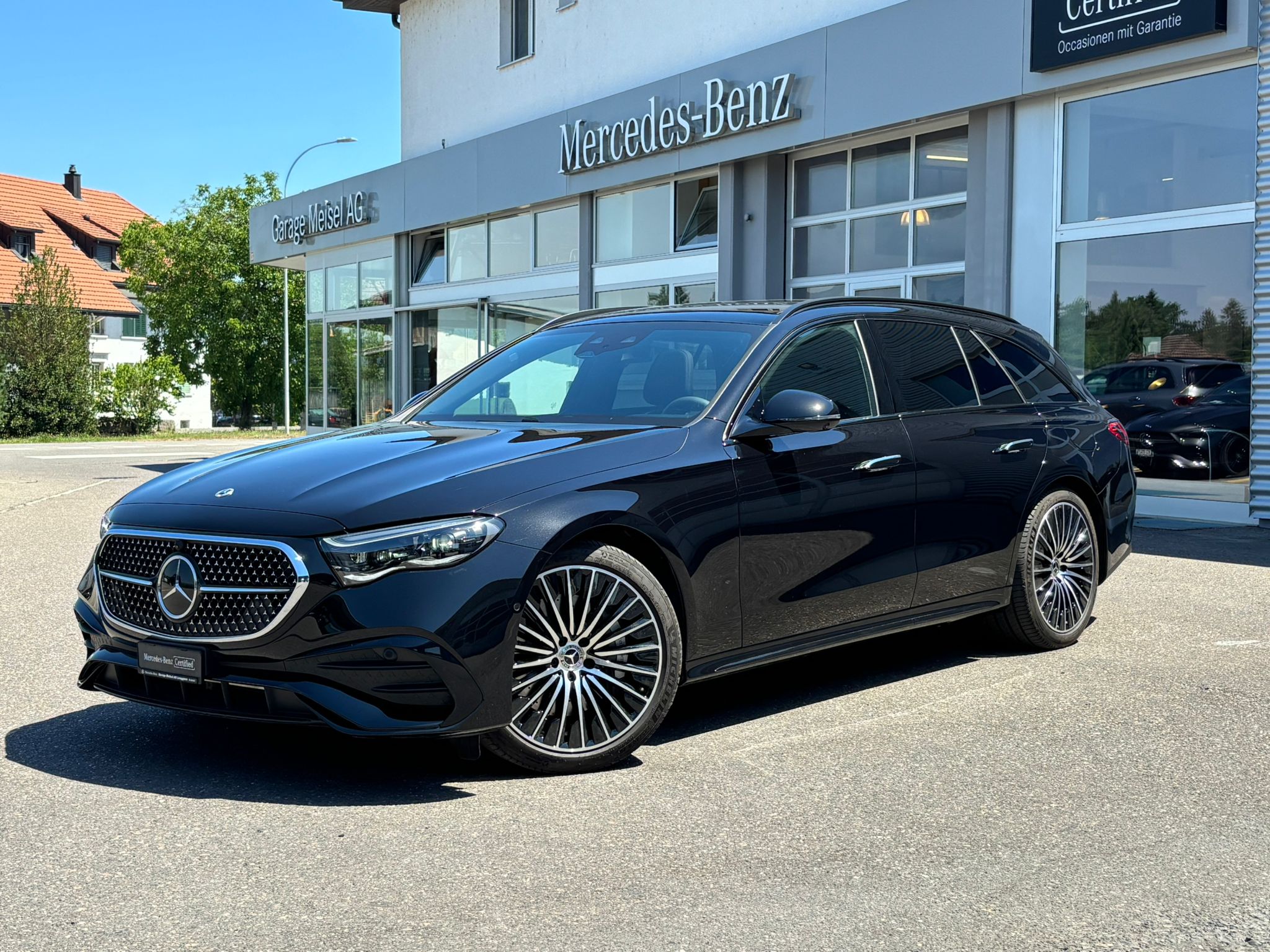 MERCEDES-BENZ E 300 de AMG-Line 4Matic Kombi — slika 1