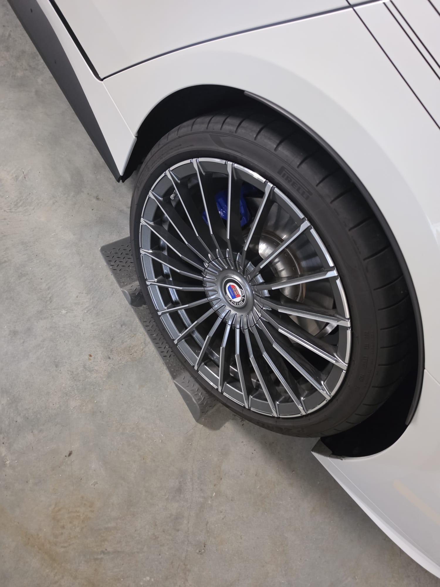 BMW-ALPINA Alpina B4 gran coupé-image-1
