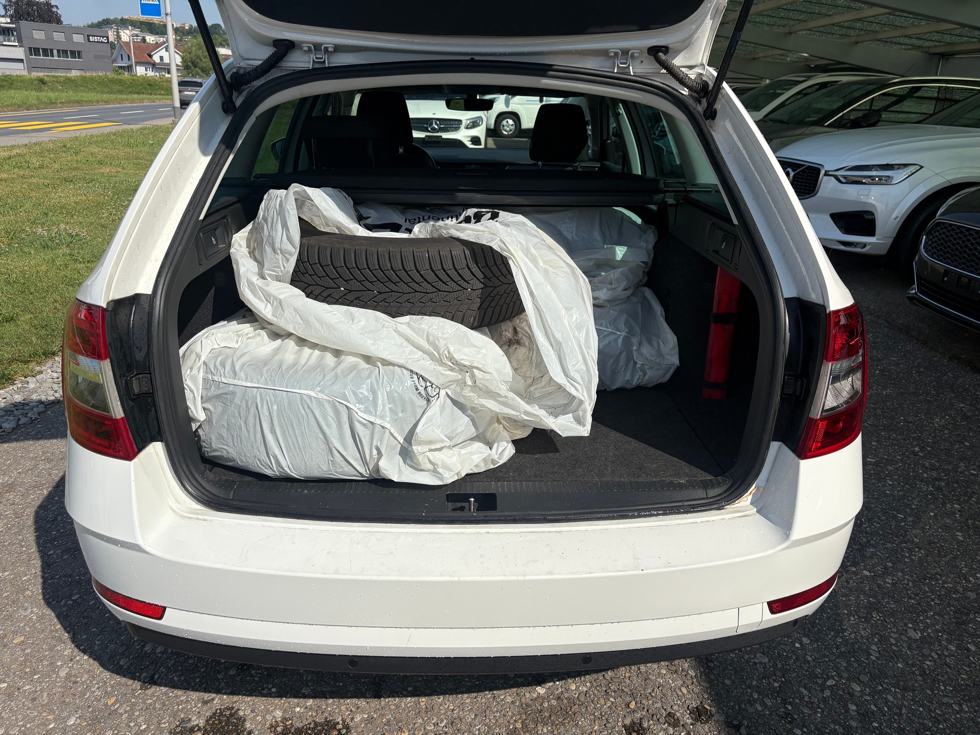 SKODA Octavia Combi 2.0 TSI Style 4x4 DSG-image-8