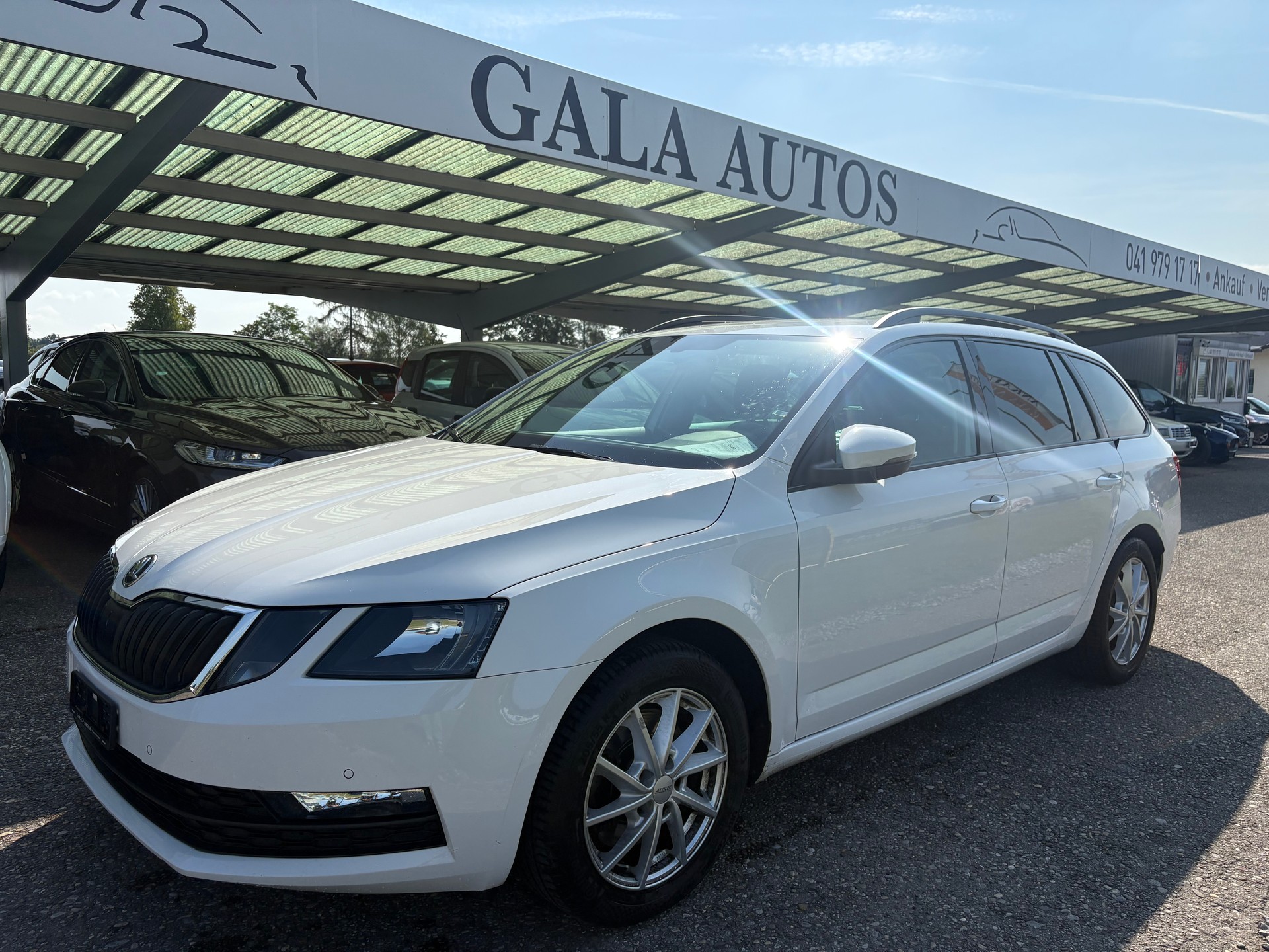 SKODA Octavia Combi 2.0 TSI Style 4x4 DSG-image-0
