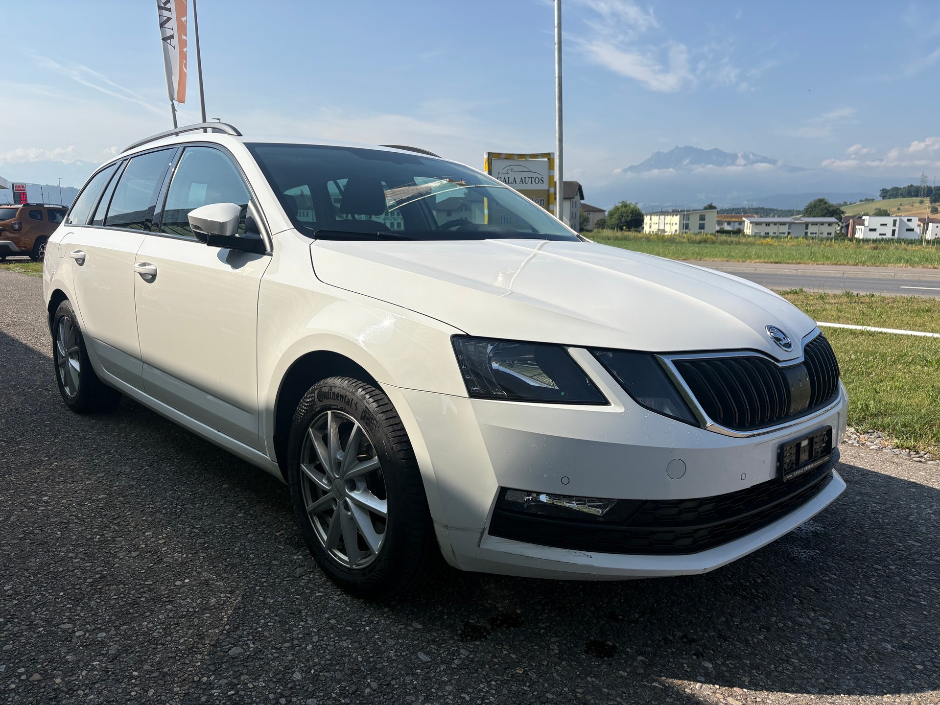 SKODA Octavia Combi 2.0 TSI Style 4x4 DSG-image-2