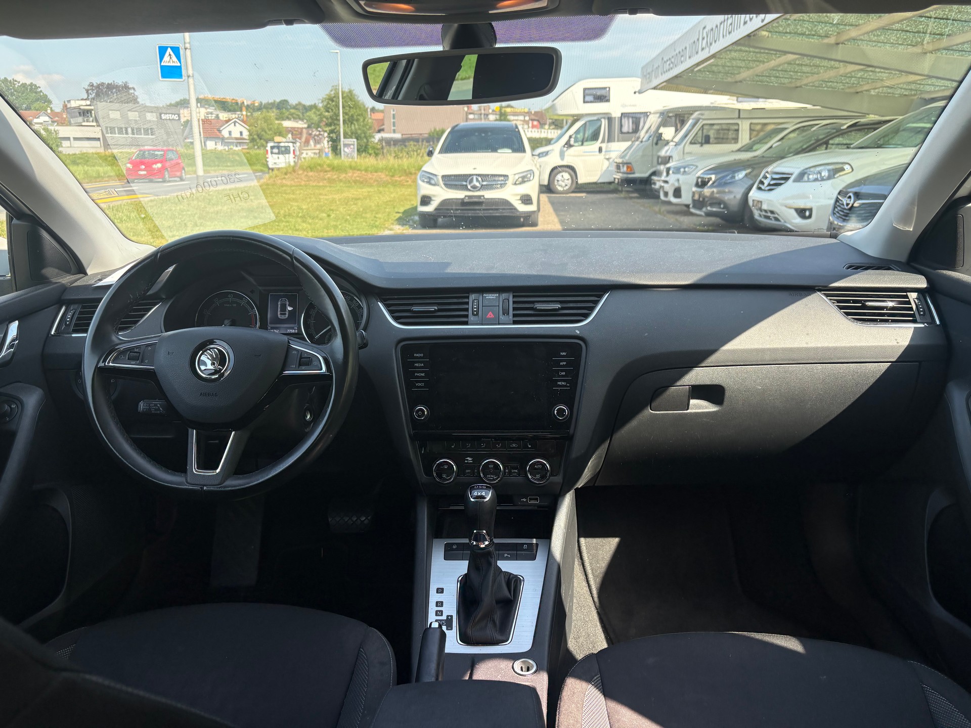 SKODA Octavia Combi 2.0 TSI Style 4x4 DSG-image-9