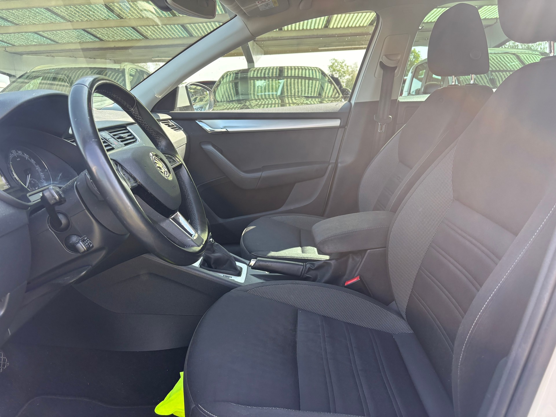 SKODA Octavia Combi 2.0 TSI Style 4x4 DSG-image-6