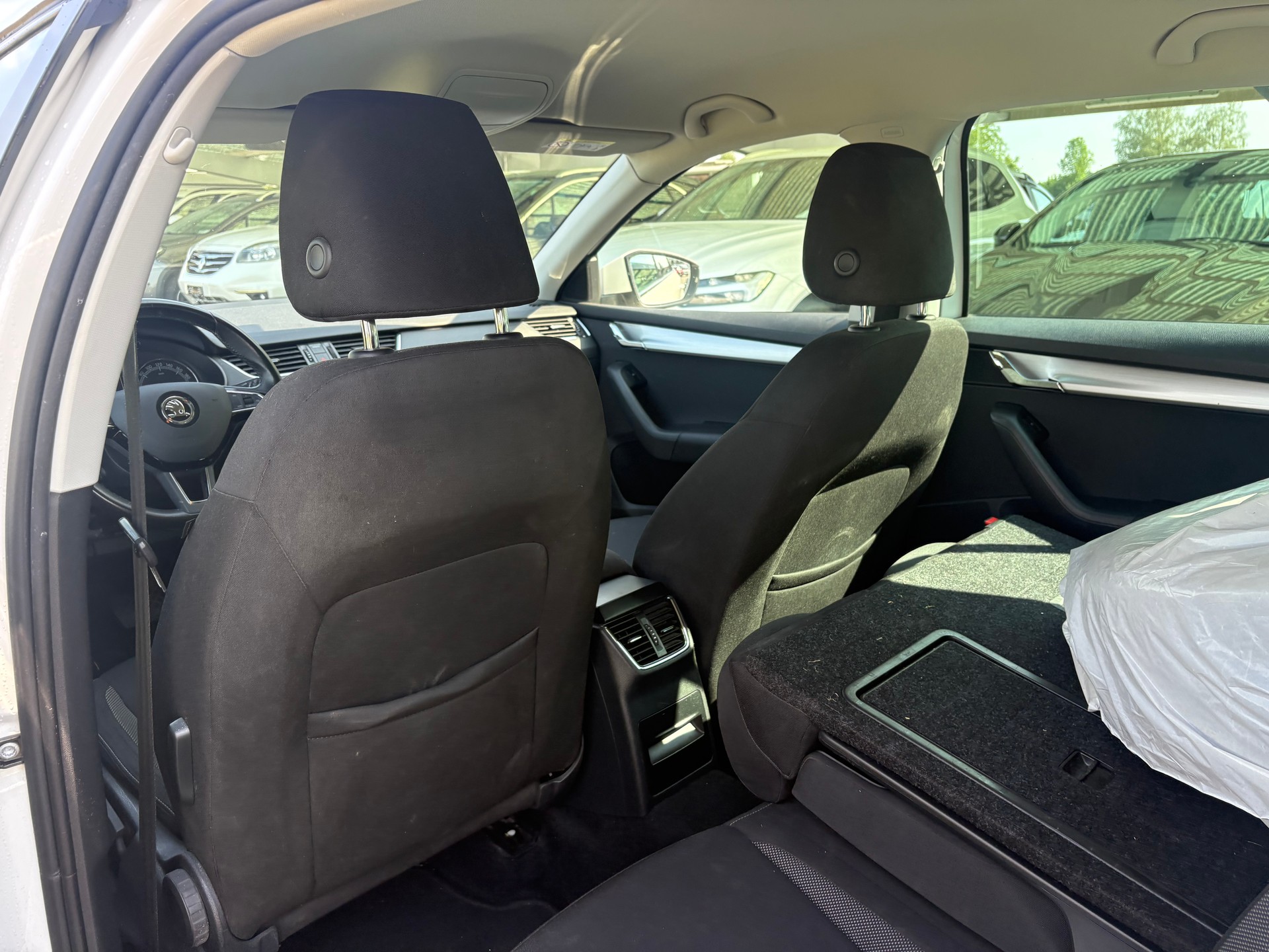SKODA Octavia Combi 2.0 TSI Style 4x4 DSG-image-7
