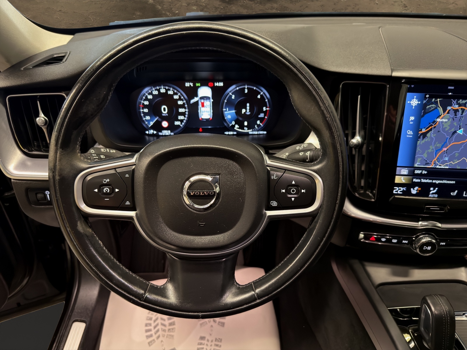VOLVO XC60 B4 Diesel Mild Hybrid AWD Momentum Geartronic-image-11