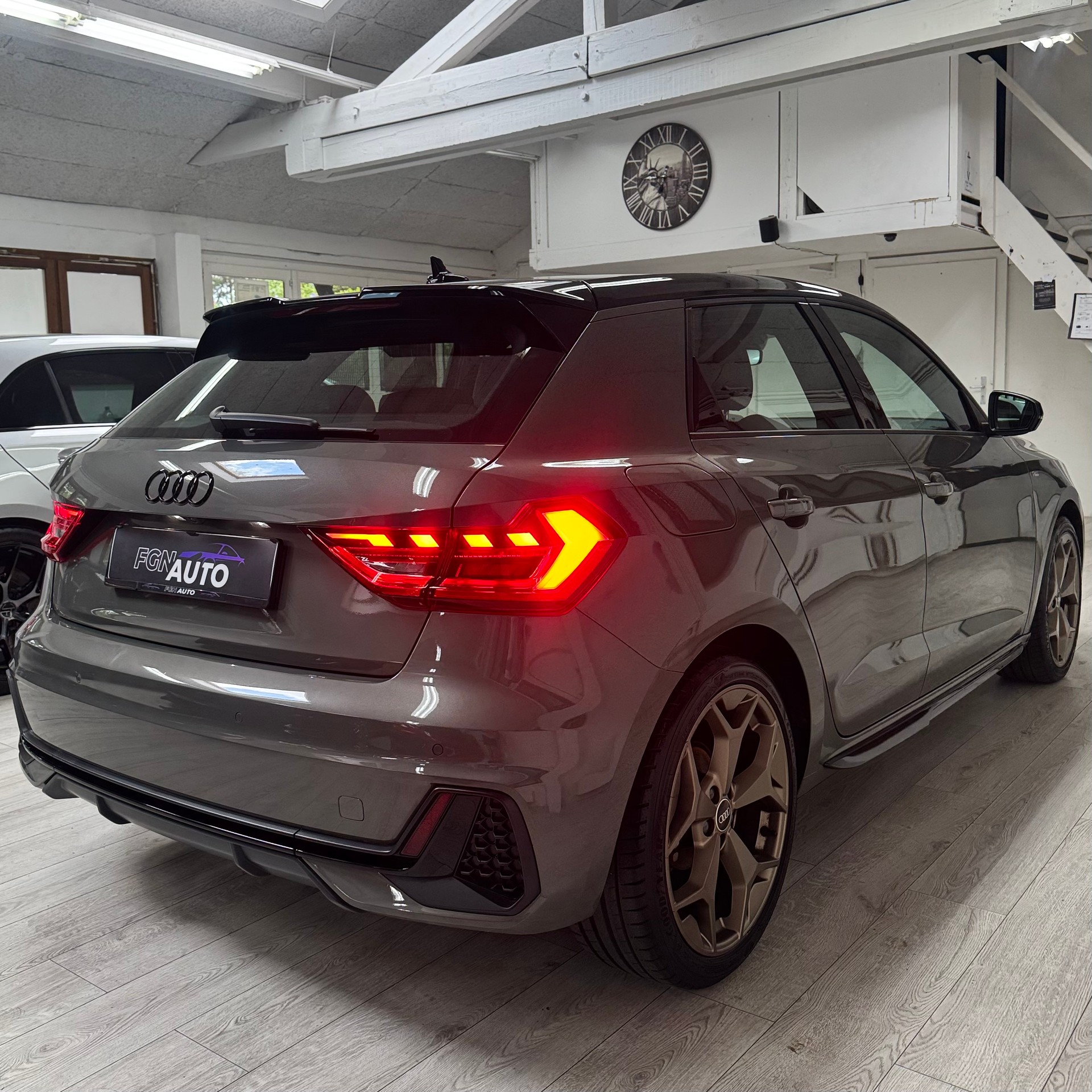 AUDI A1 Sportback 30 TFSI S Line Attraction S-tronic-image-4