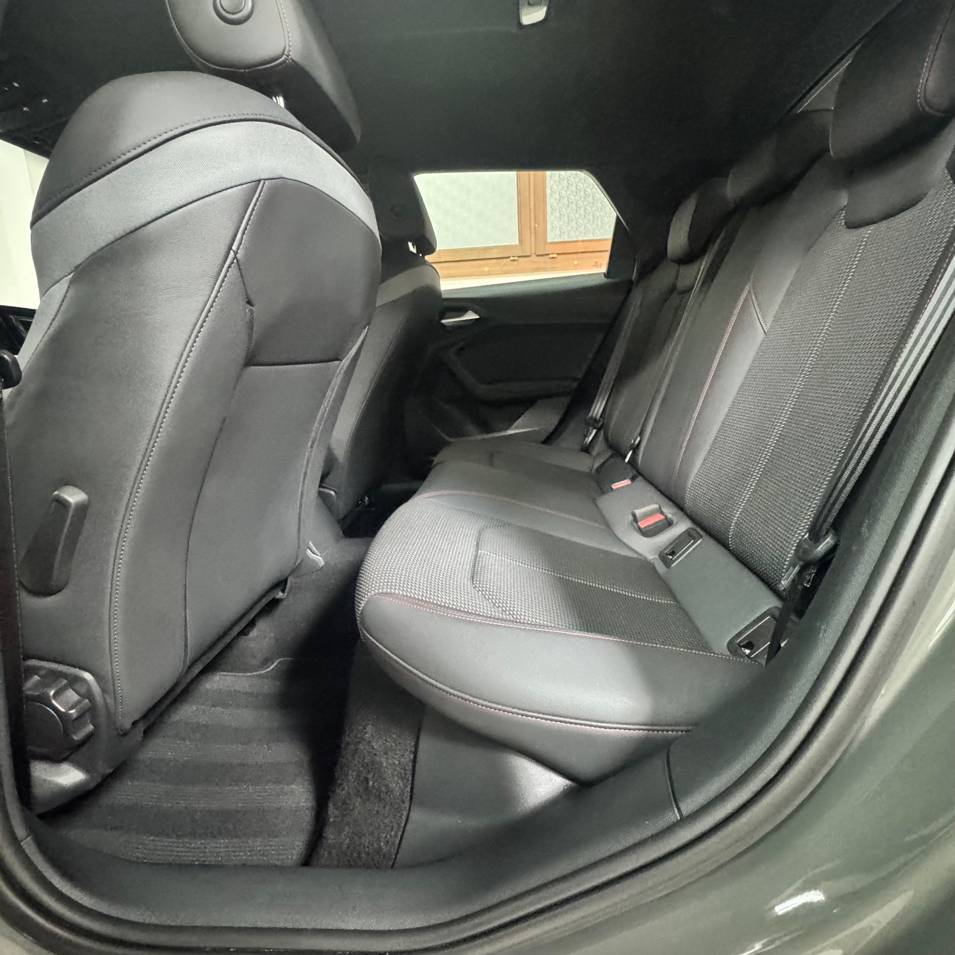 AUDI A1 Sportback 30 TFSI S Line Attraction S-tronic-image-13