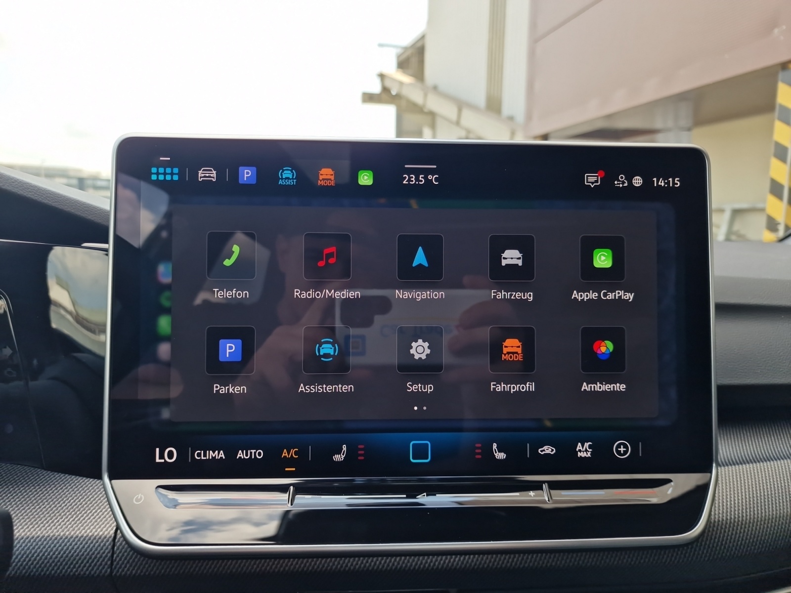 VW Golf Variant 1.5 eTSI R-Line DSG Panorama AHK-image-14