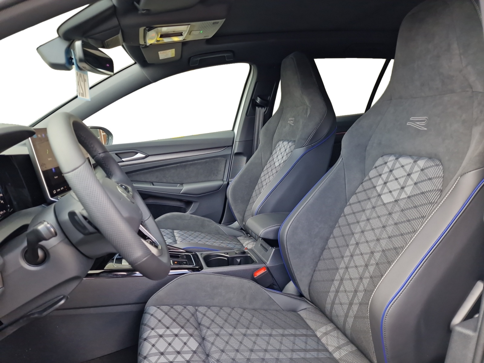 VW Golf Variant 1.5 eTSI R-Line DSG Panorama AHK-image-18