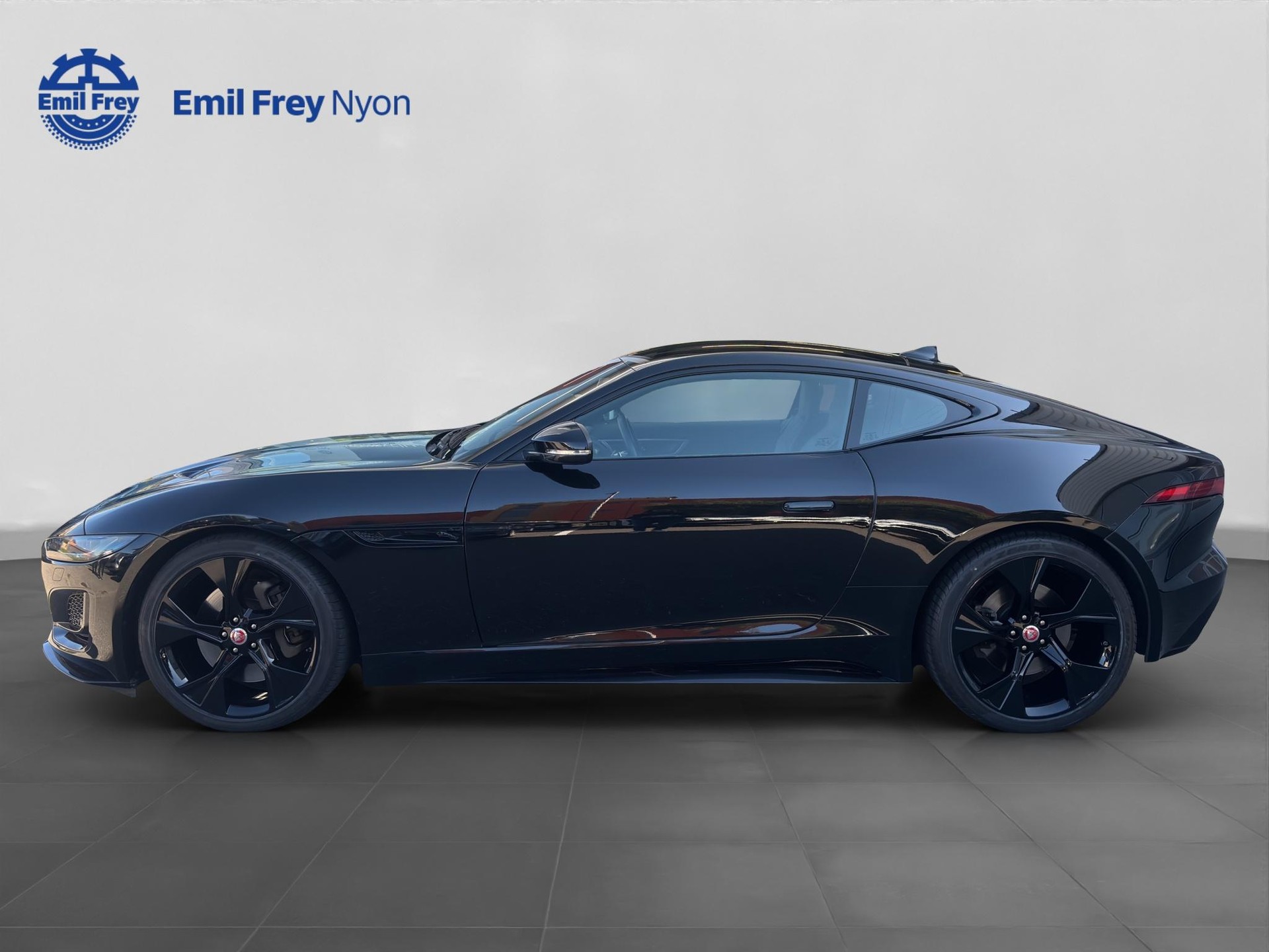 JAGUAR F-Type Coupé 2.0 R-Dynamic-image-2