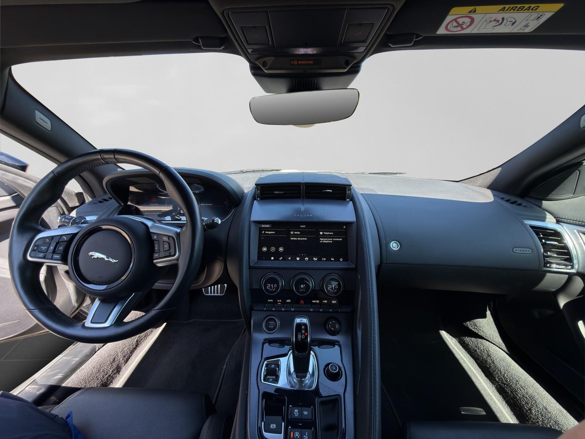 JAGUAR F-Type Coupé 2.0 R-Dynamic-image-6