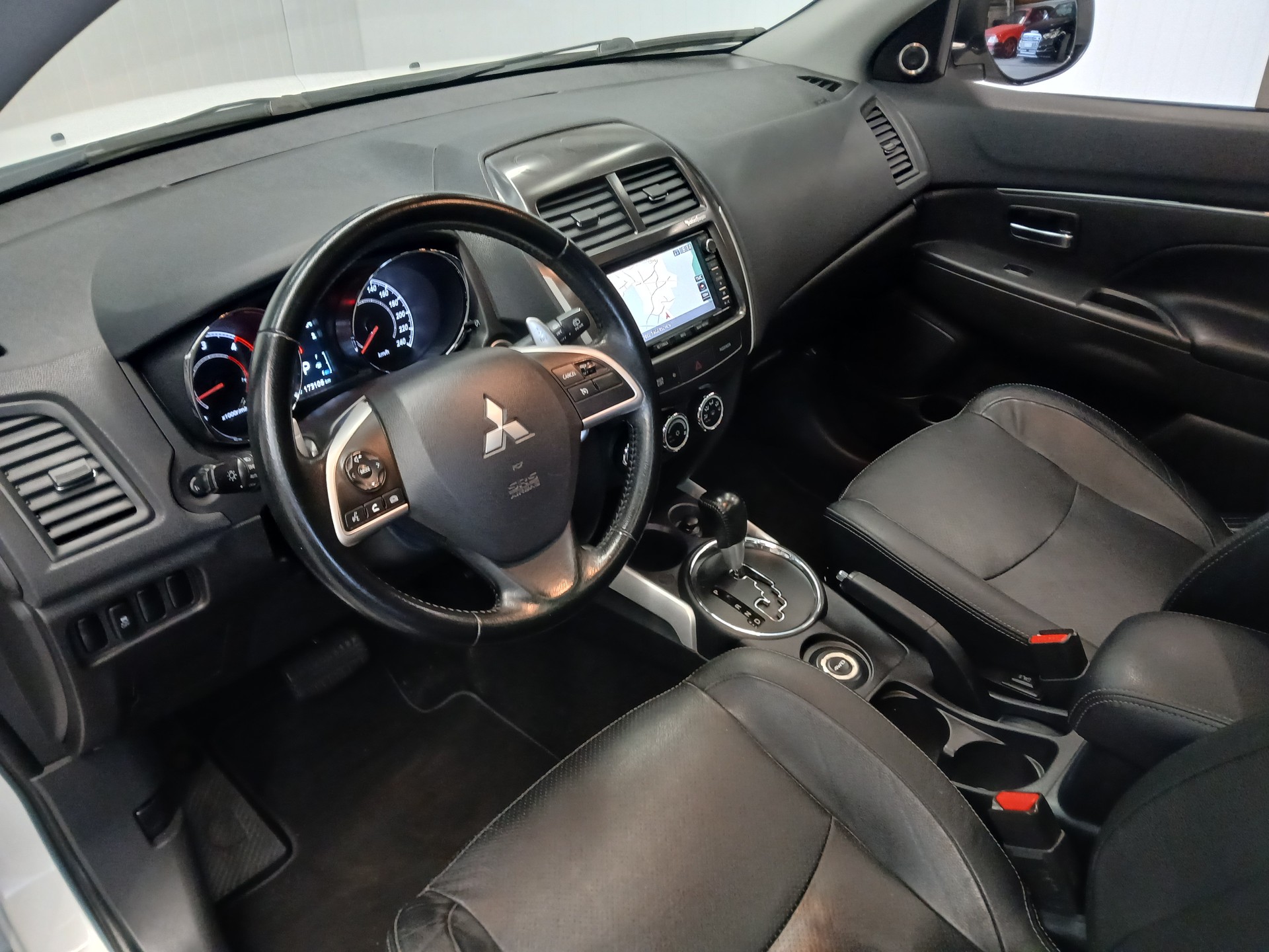 MITSUBISHI ASX 2.2 DID Navigator 4WD Automatic-image-10