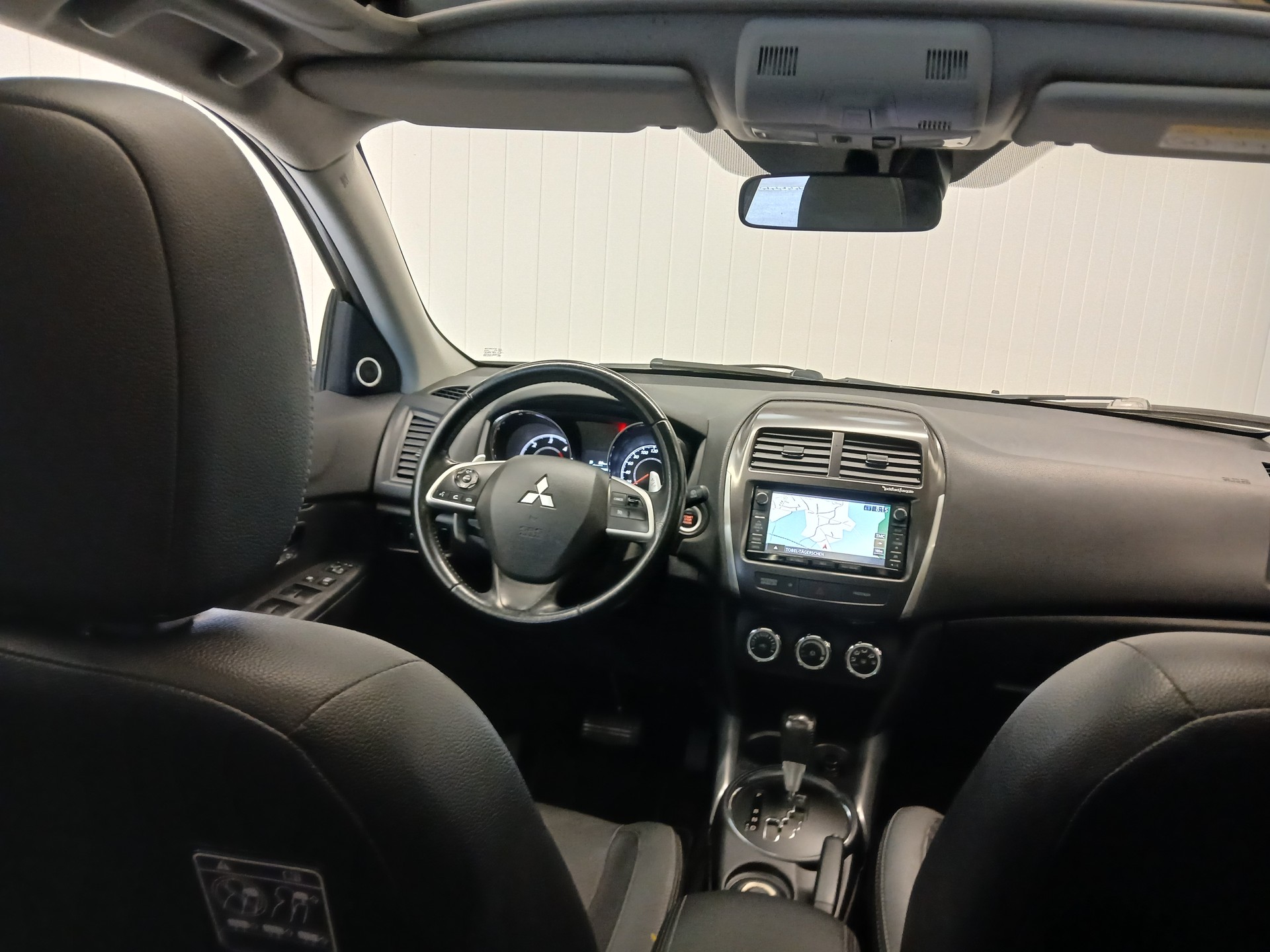 MITSUBISHI ASX 2.2 DID Navigator 4WD Automatic-image-8