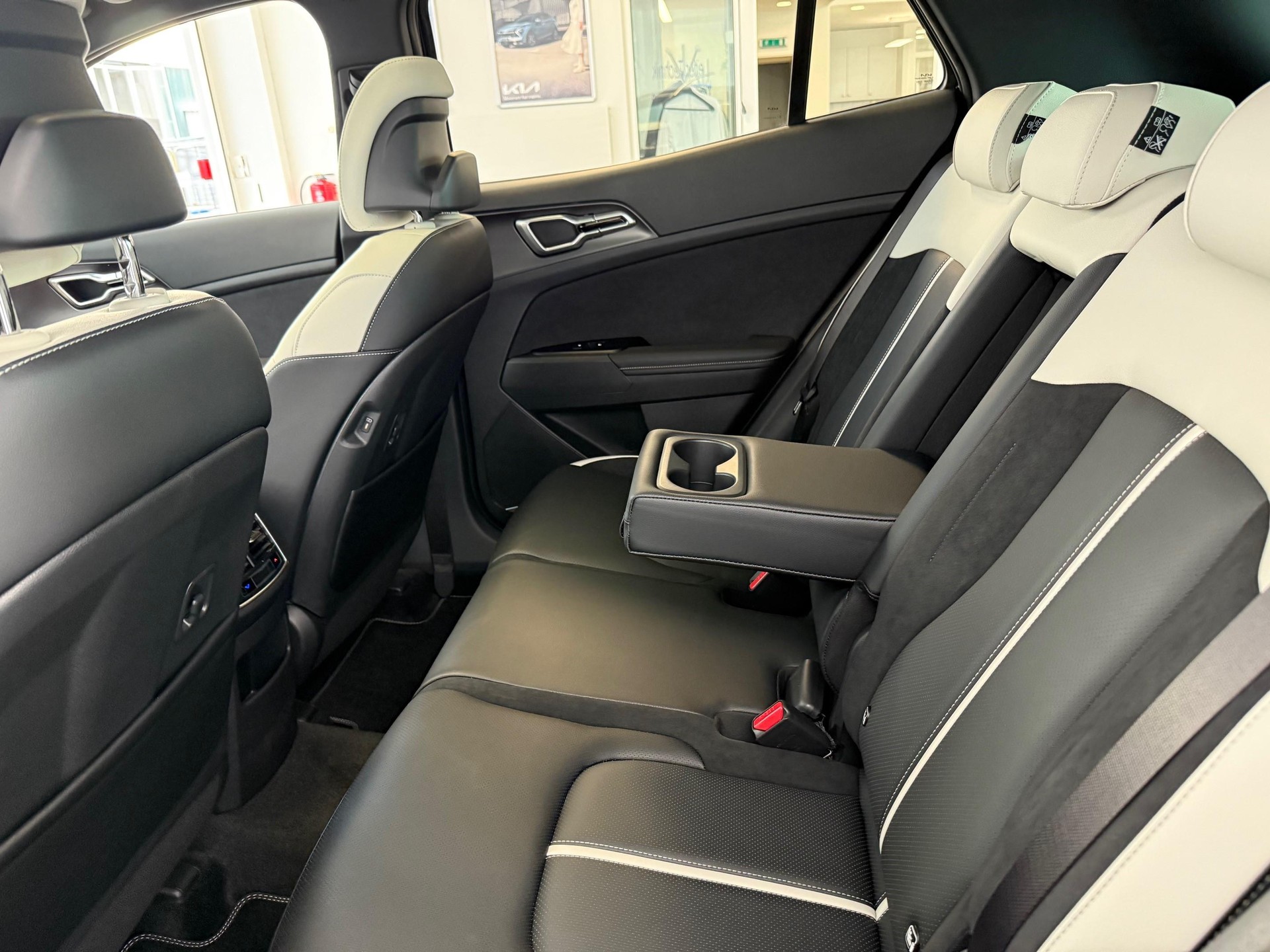 KIA Sportage 1.6 T-GDi GT-Line-image-13