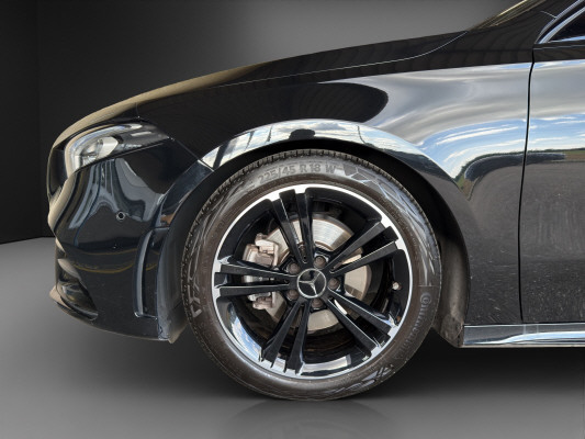 MERCEDES-BENZ A 180 Night Star AMG Line-image-4