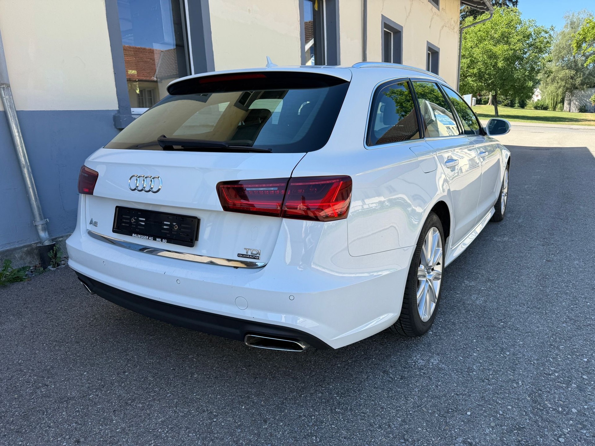 AUDI A6 Avant 3.0 TDI V6 quattro S-tronic-image-9