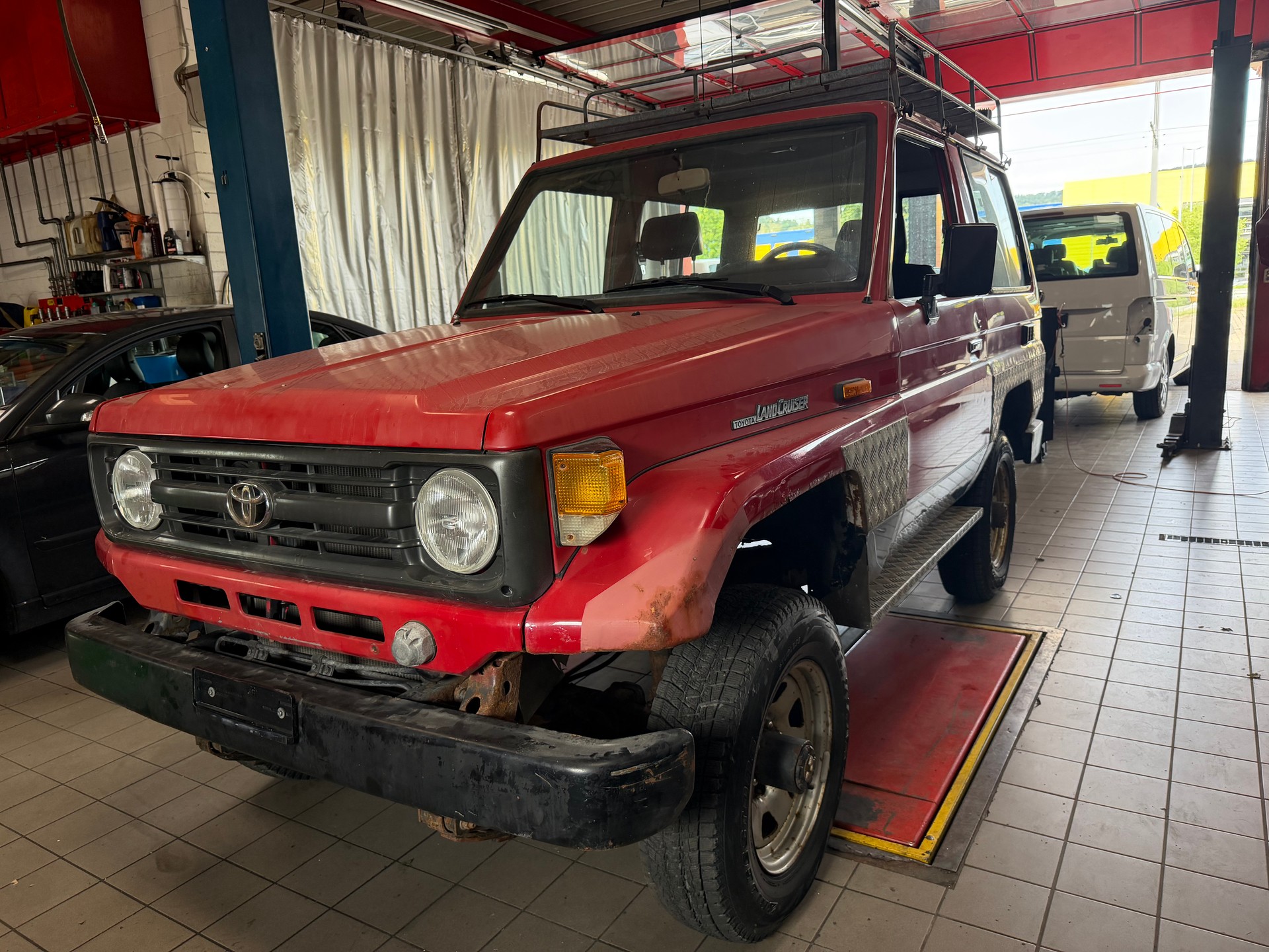 TOYOTA Land Cruiser 400 HdT 4.2 D-image-0