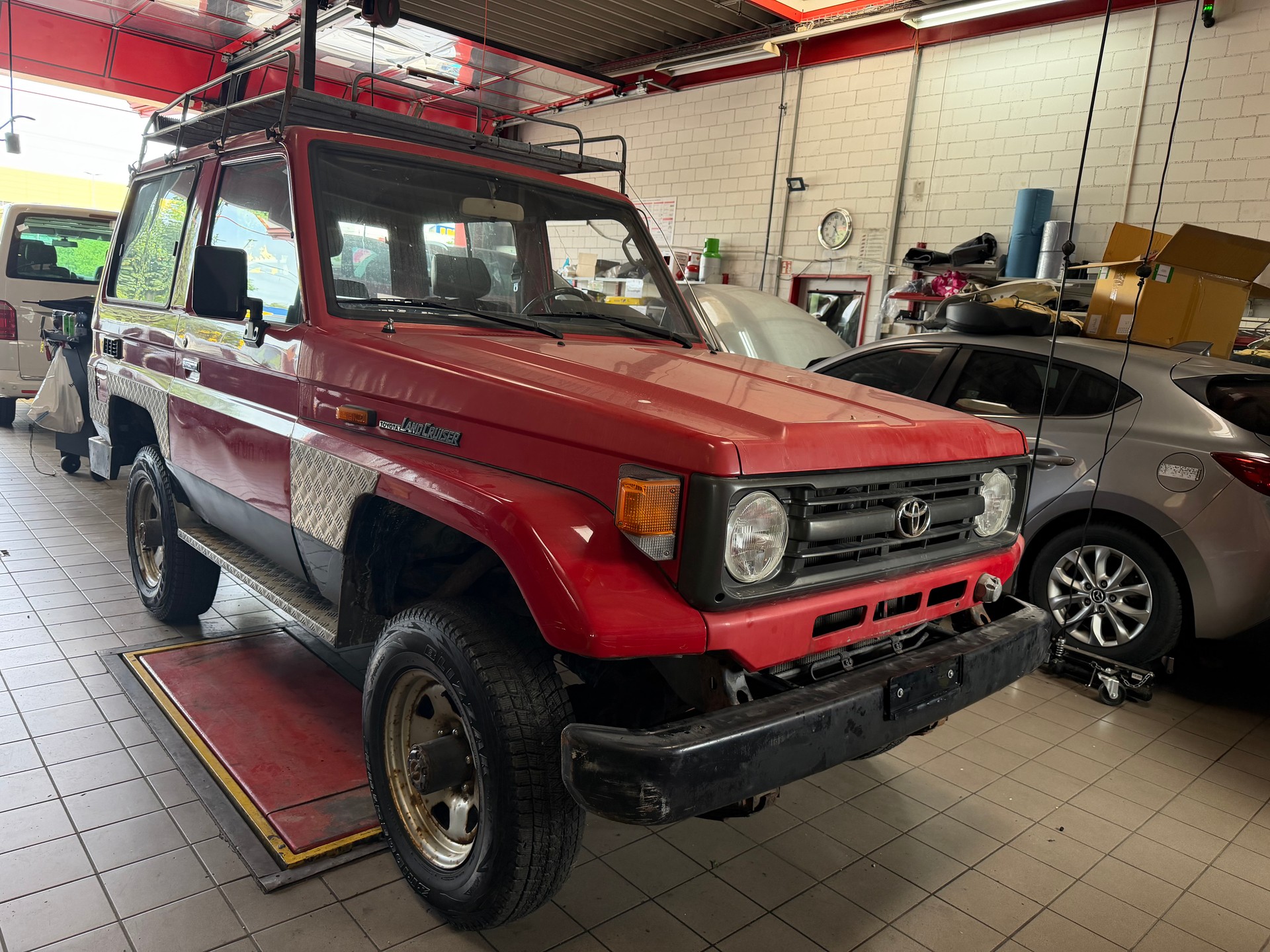 TOYOTA Land Cruiser 400 HdT 4.2 D-image-1