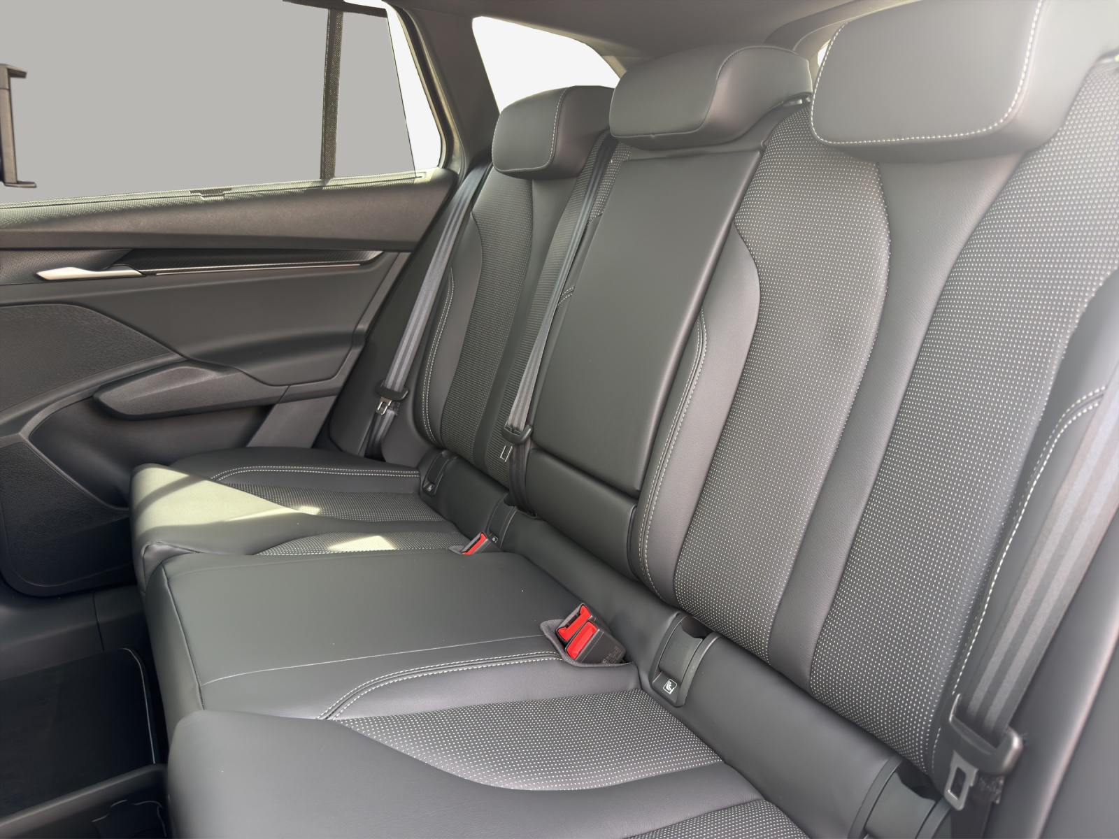 SKODA Enyaq RS 85x 4x4-image-11