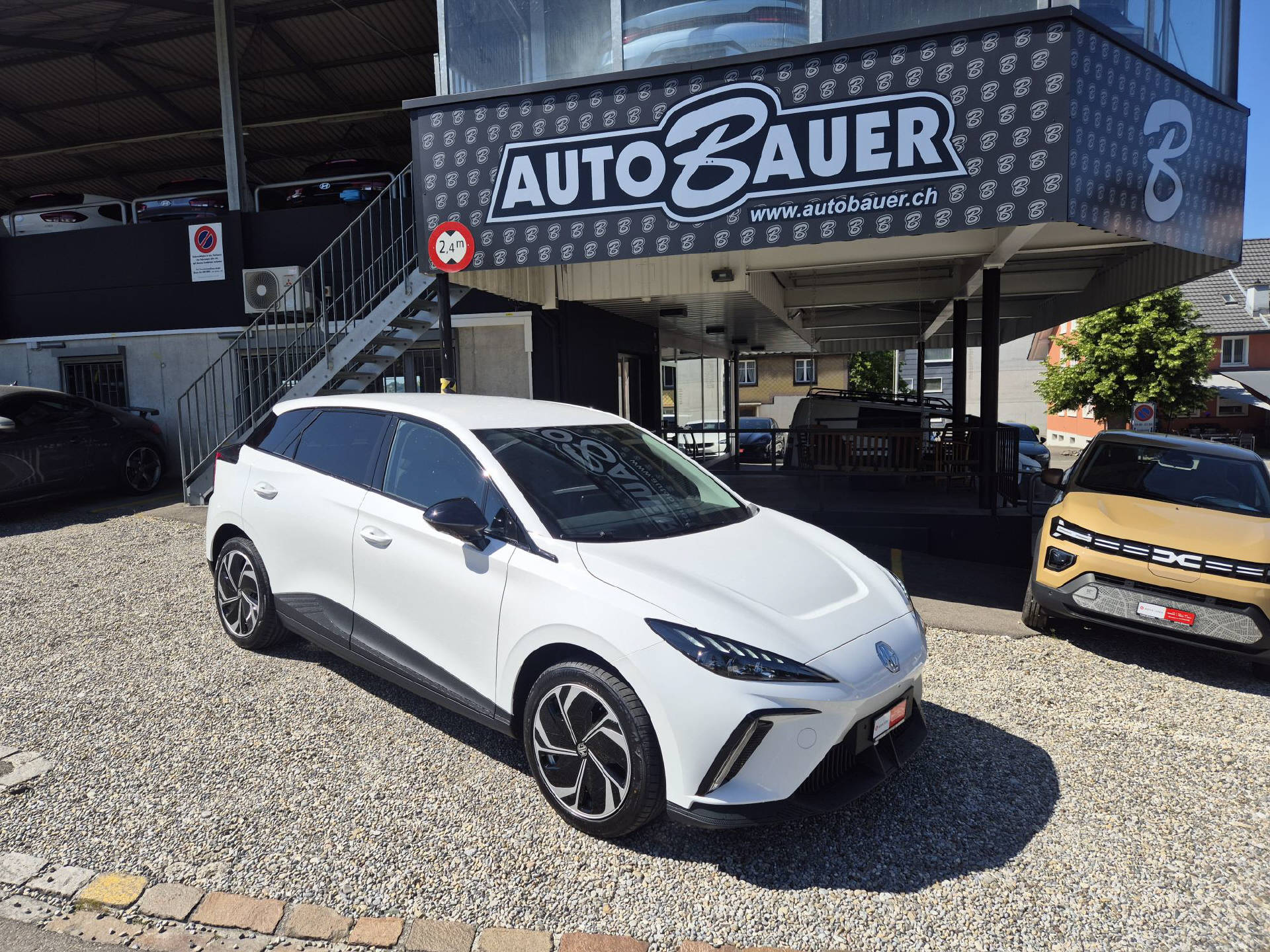 MG 4 64kWh Premium-image-0