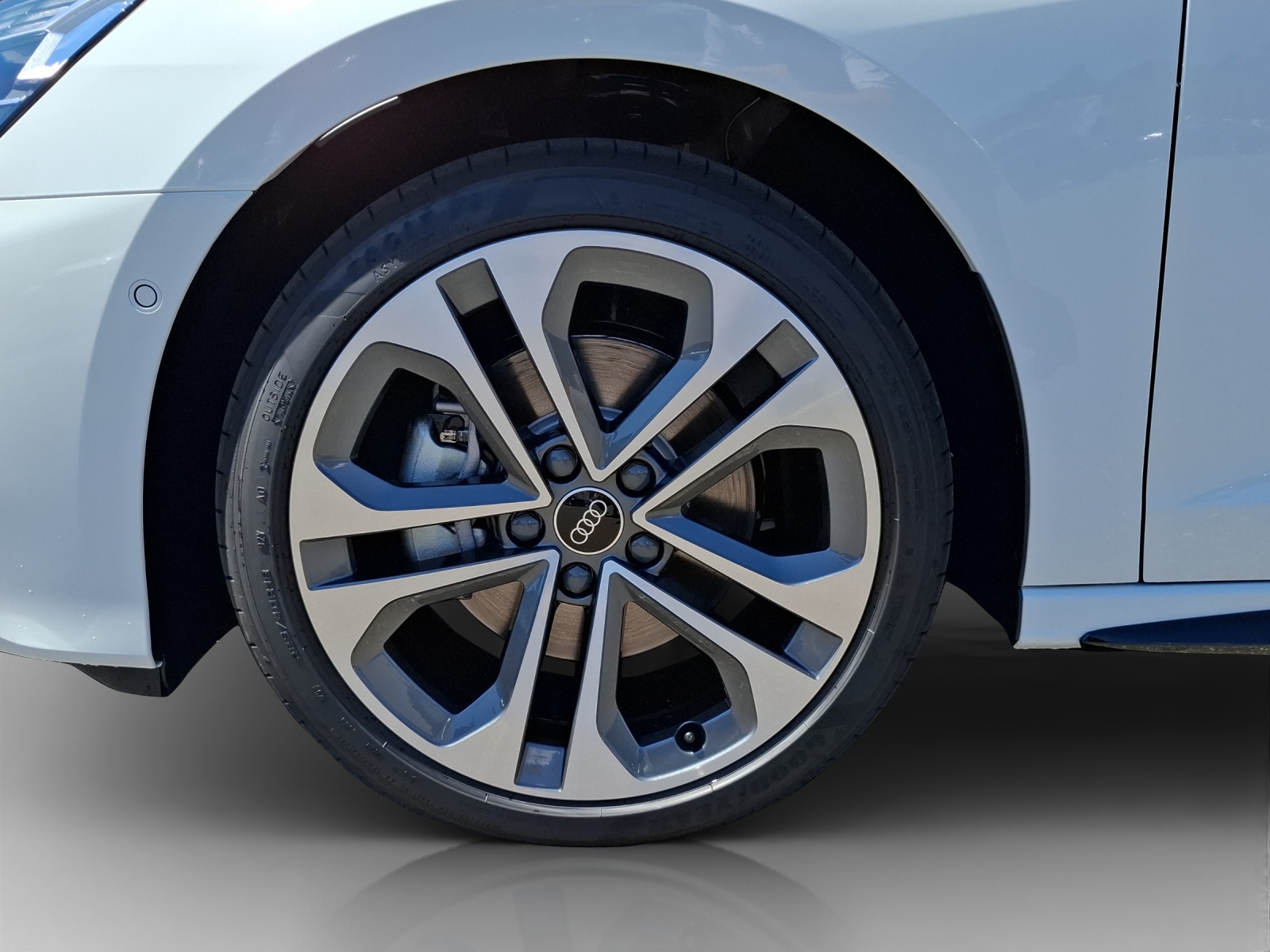 AUDI A3 Sportback TFSI 150 kW quattro S line S tronic-image-13