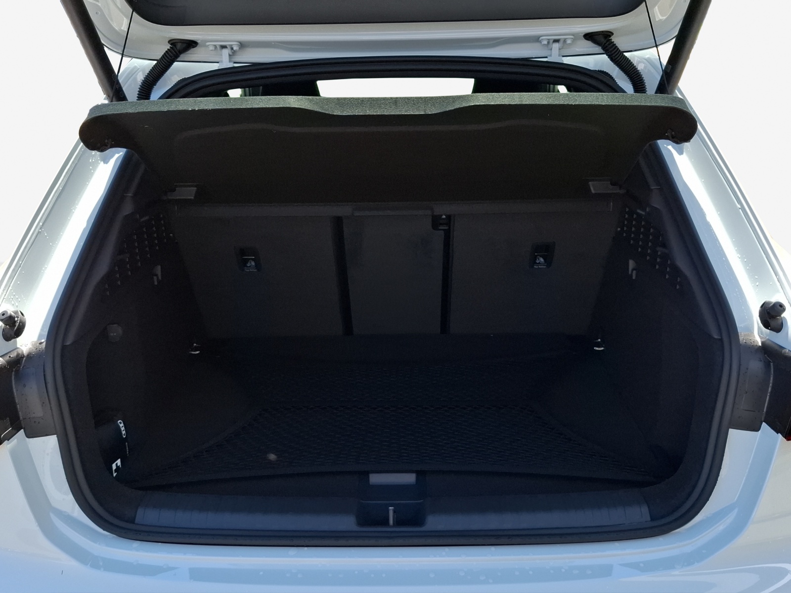 AUDI A3 Sportback TFSI 150 kW quattro S line S tronic-image-12