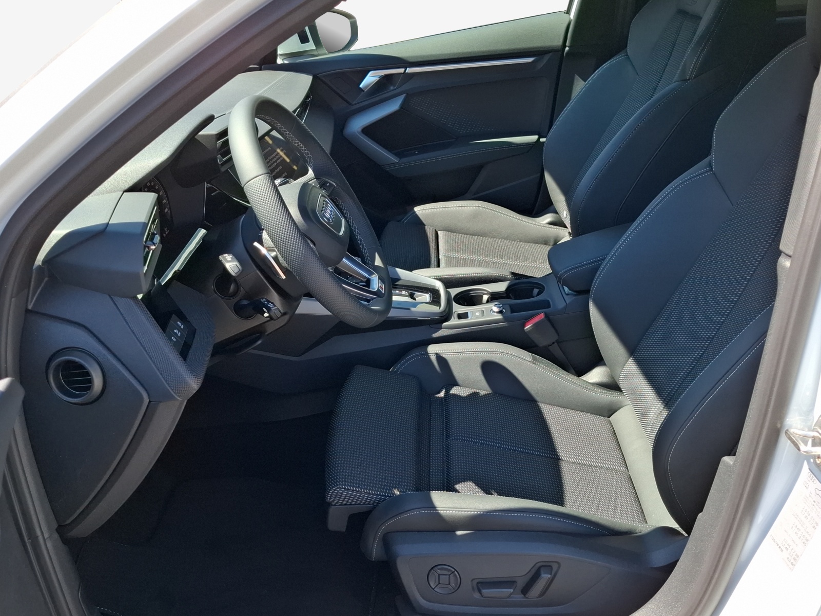 AUDI A3 Sportback TFSI 150 kW quattro S line S tronic-image-7