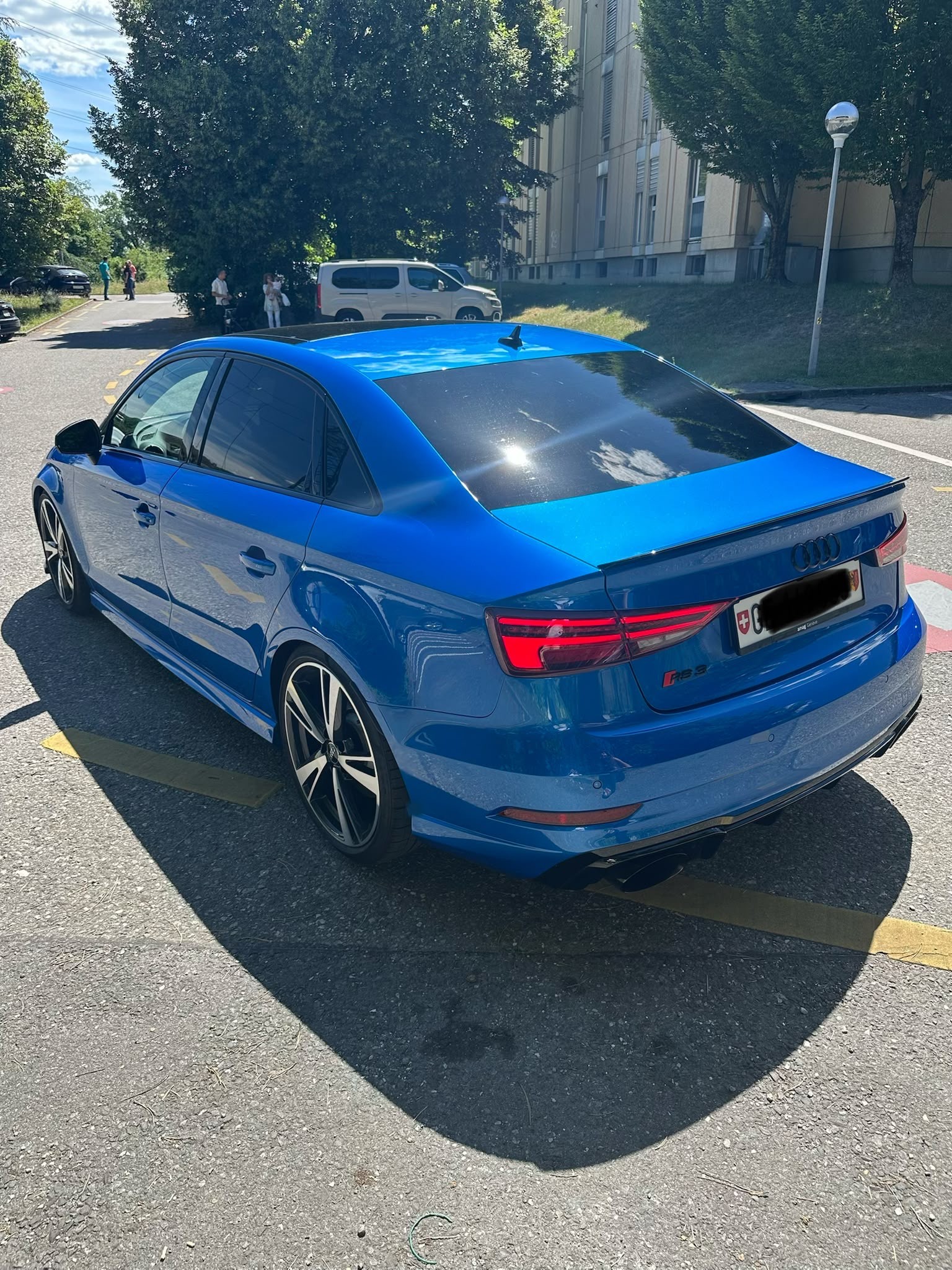 AUDI RS3 Limousine 2.5 TSI quattro S-tronic-image-5
