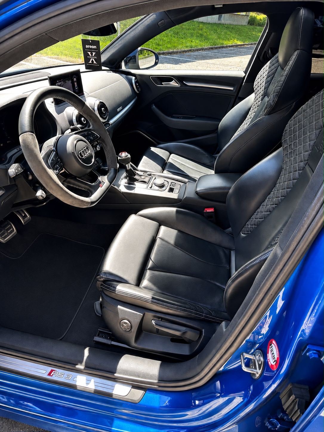 AUDI RS3 Limousine 2.5 TSI quattro S-tronic-image-6