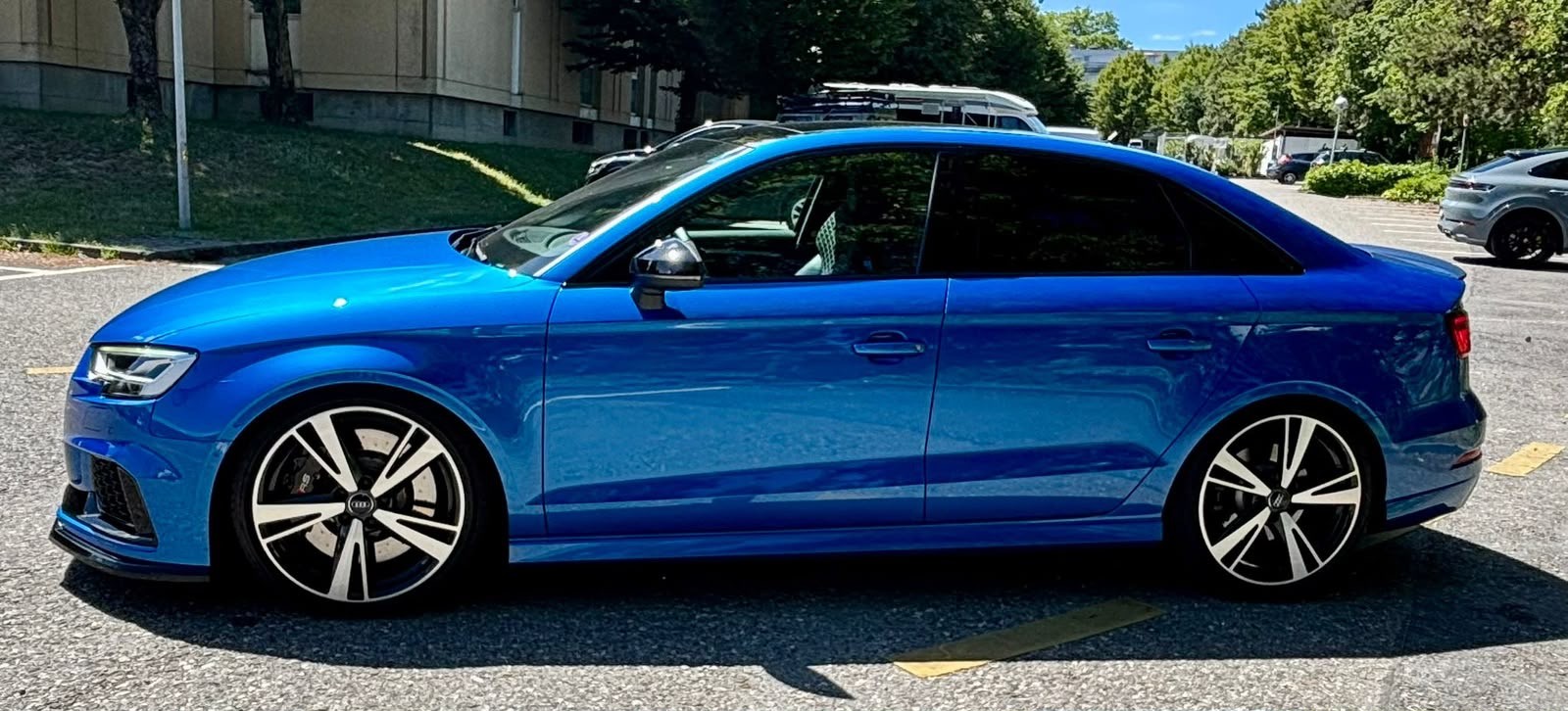 AUDI RS3 Limousine 2.5 TSI quattro S-tronic-image-2