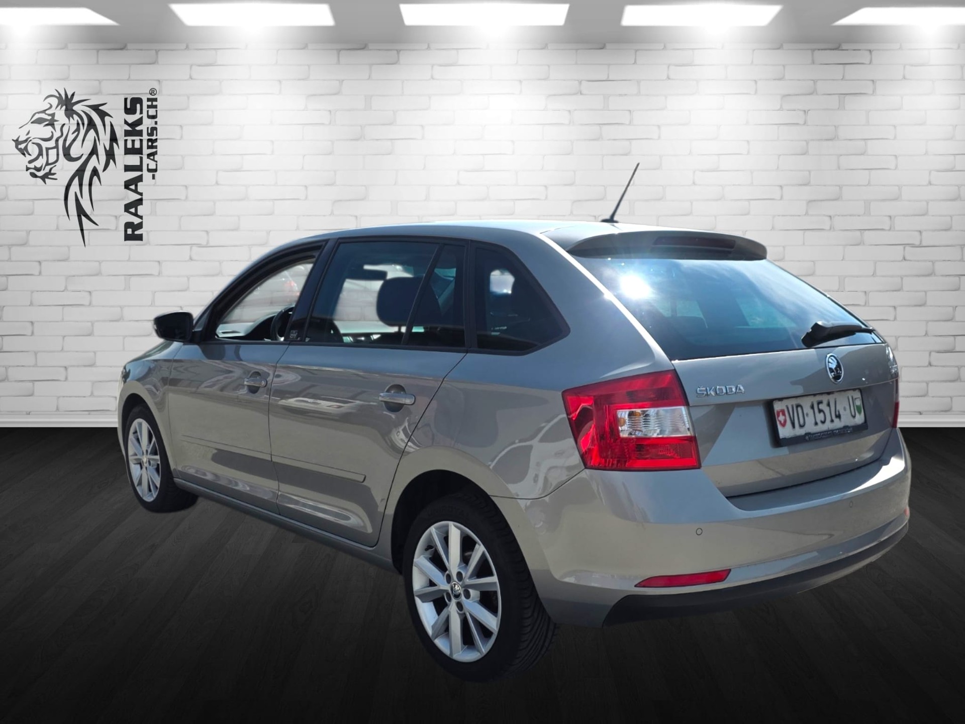 SKODA Rapid Spaceback 1.2 TSI Swiss Joy DSG-showroom-element-3