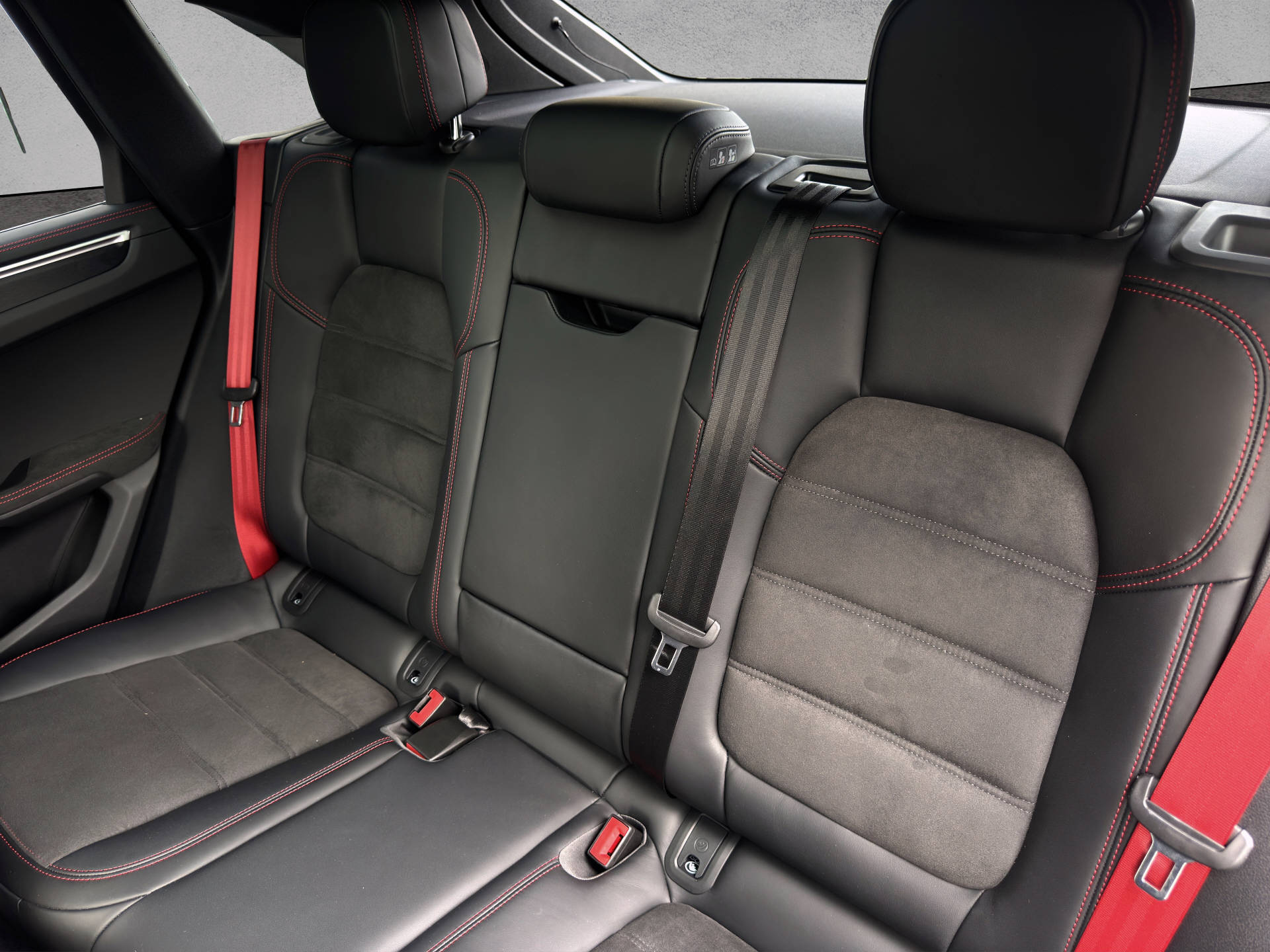 PORSCHE Macan GTS-image-13