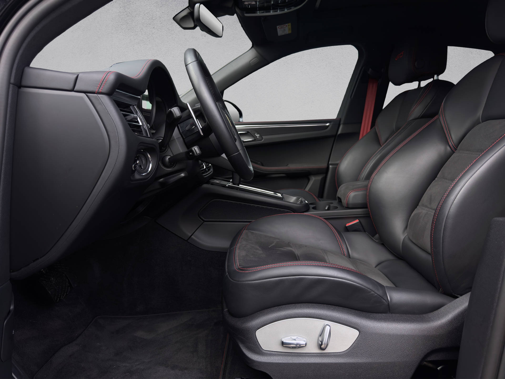 PORSCHE Macan GTS-image-7