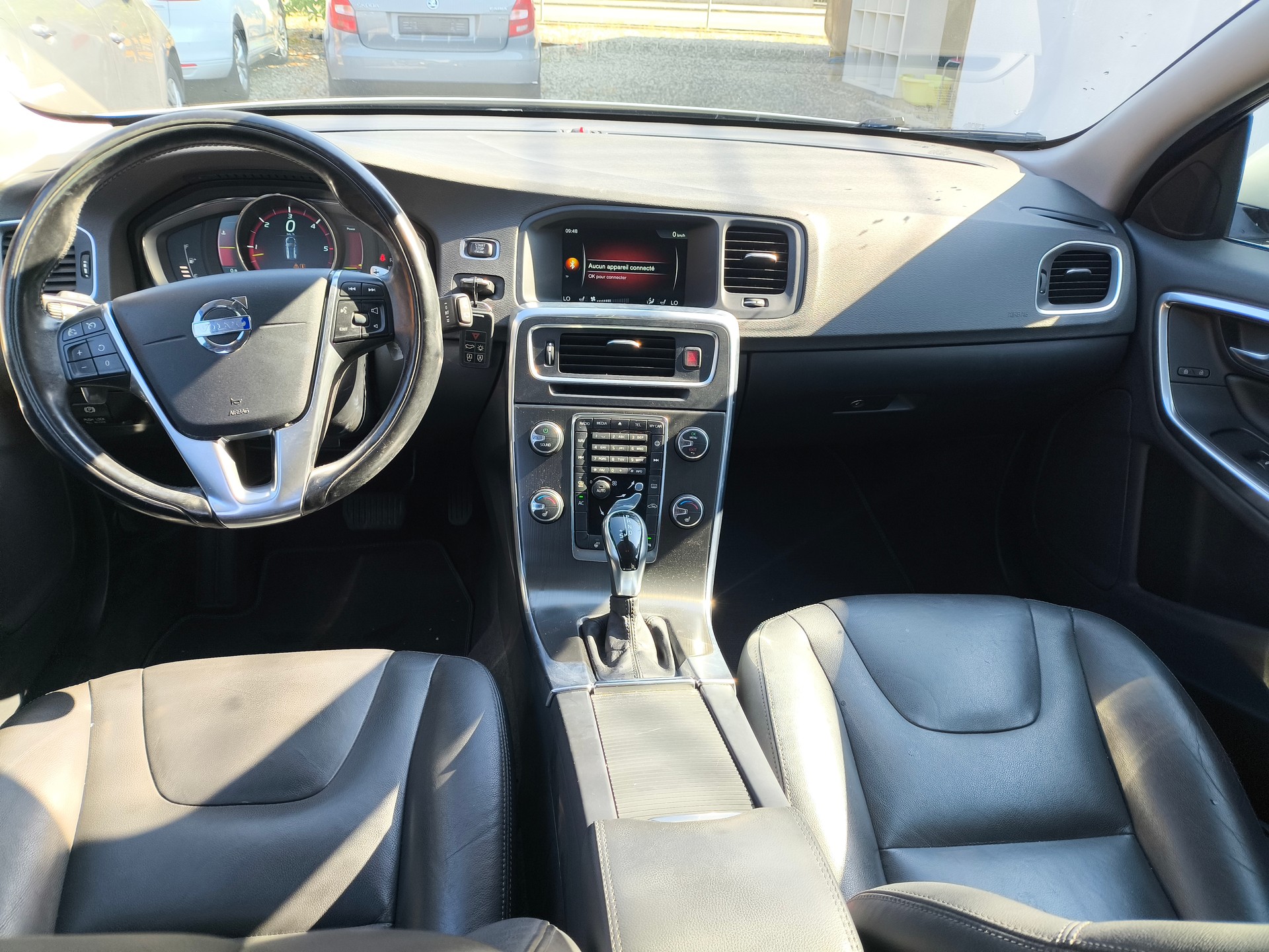 VOLVO V60 D4 AWD Kinetic Geartronic-image-12
