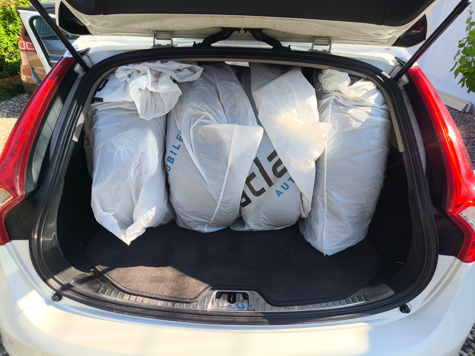 VOLVO V60 D4 AWD Kinetic Geartronic-image-15