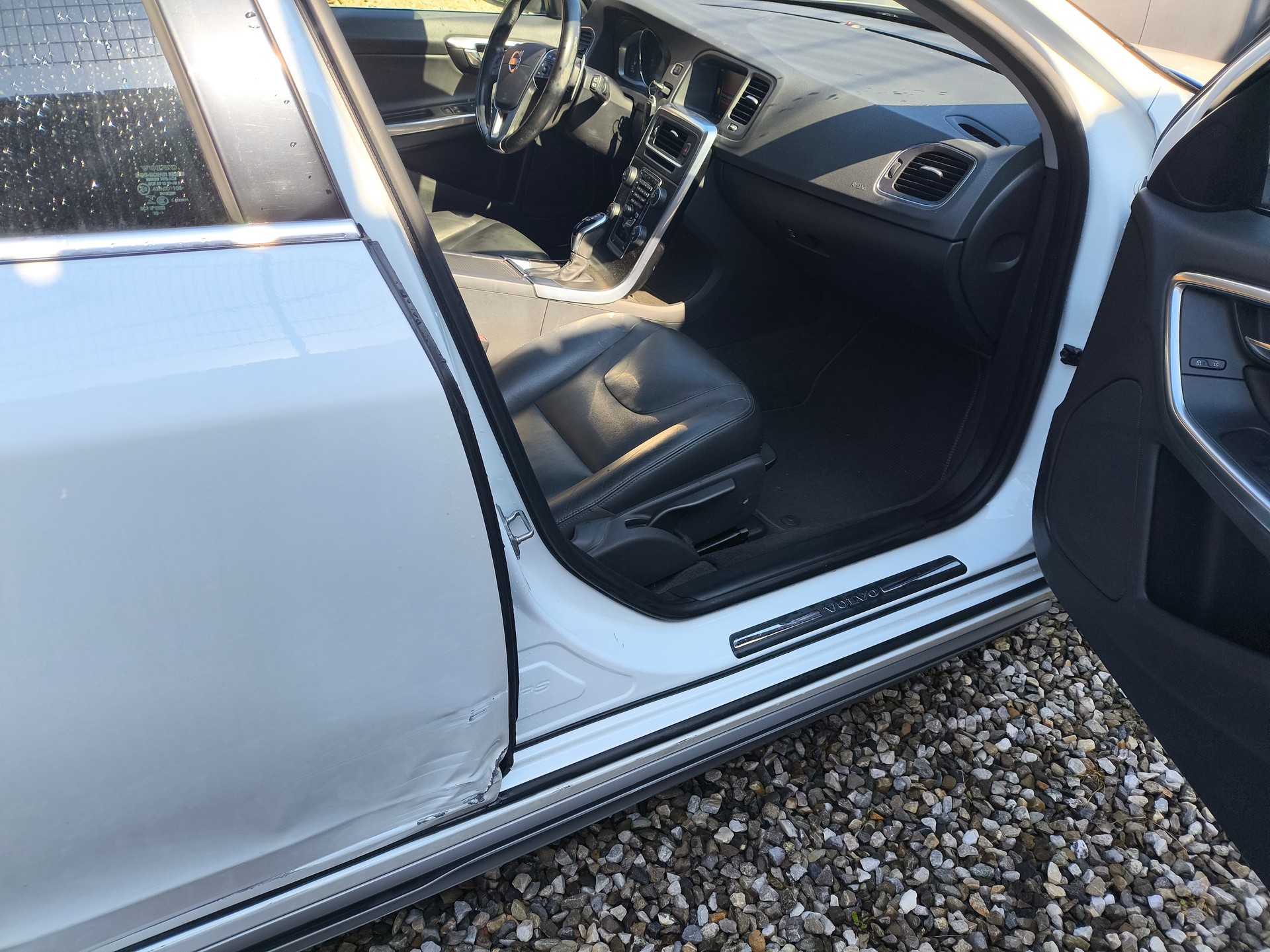 VOLVO V60 D4 AWD Kinetic Geartronic-image-7